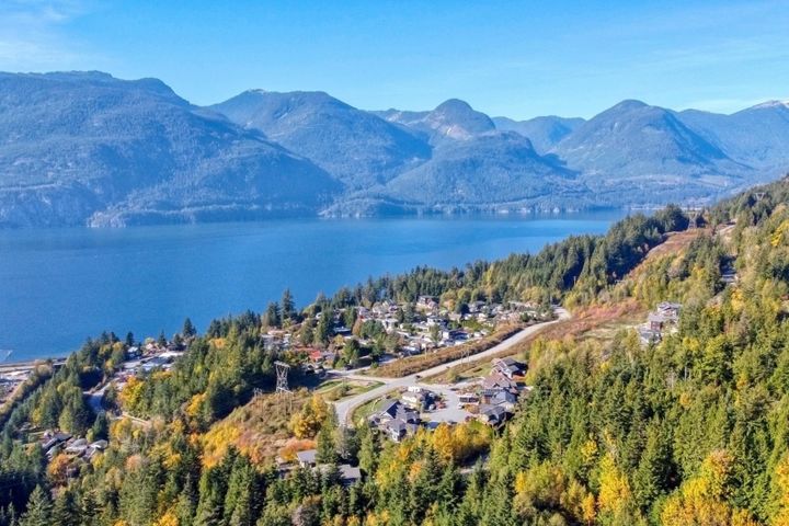 Photo 9 at 1017 Copper Drive, Britannia Beach, Squamish