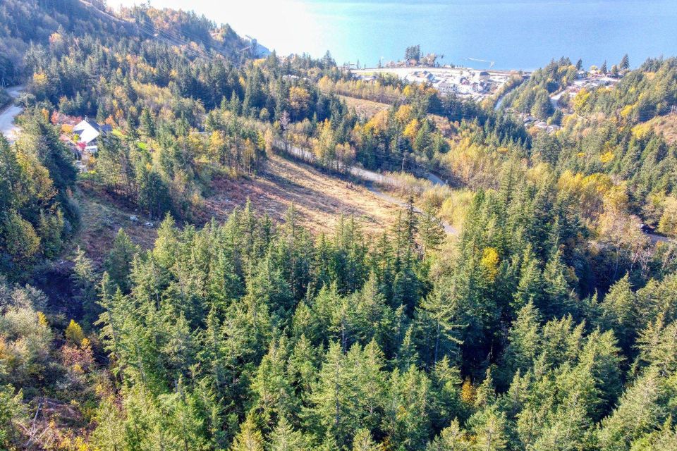 Photo 3 at 1125 Copper Drive, Britannia Beach, Squamish Photo 3 at 1125 Copper Drive, Britannia Beach, Squamish