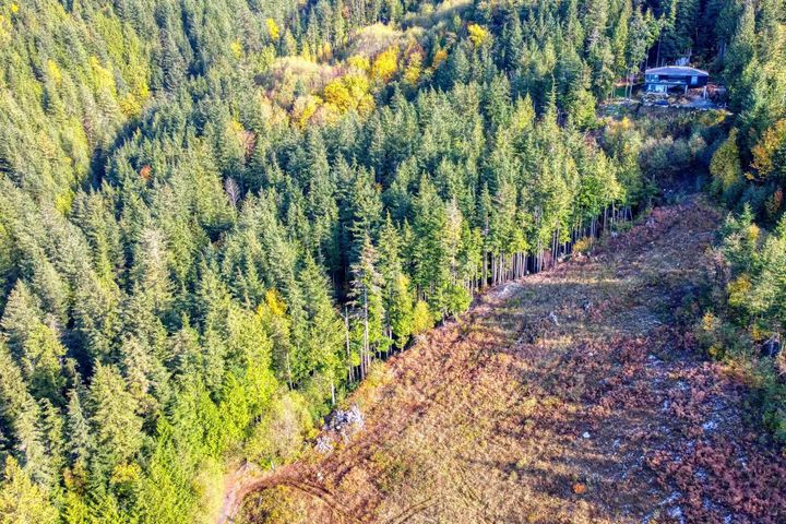 Photo 11 at 1125 Copper Drive, Britannia Beach, Squamish