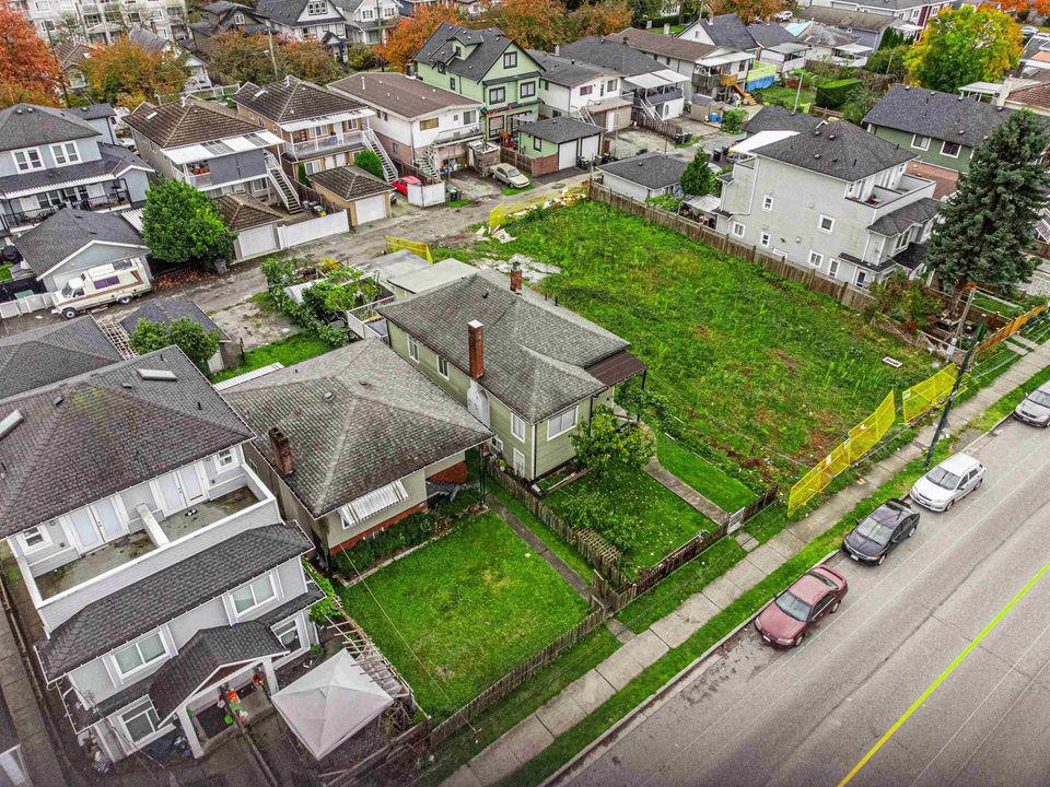 Photo 6 at 4836 Earles Street, Collingwood VE, Vancouver East