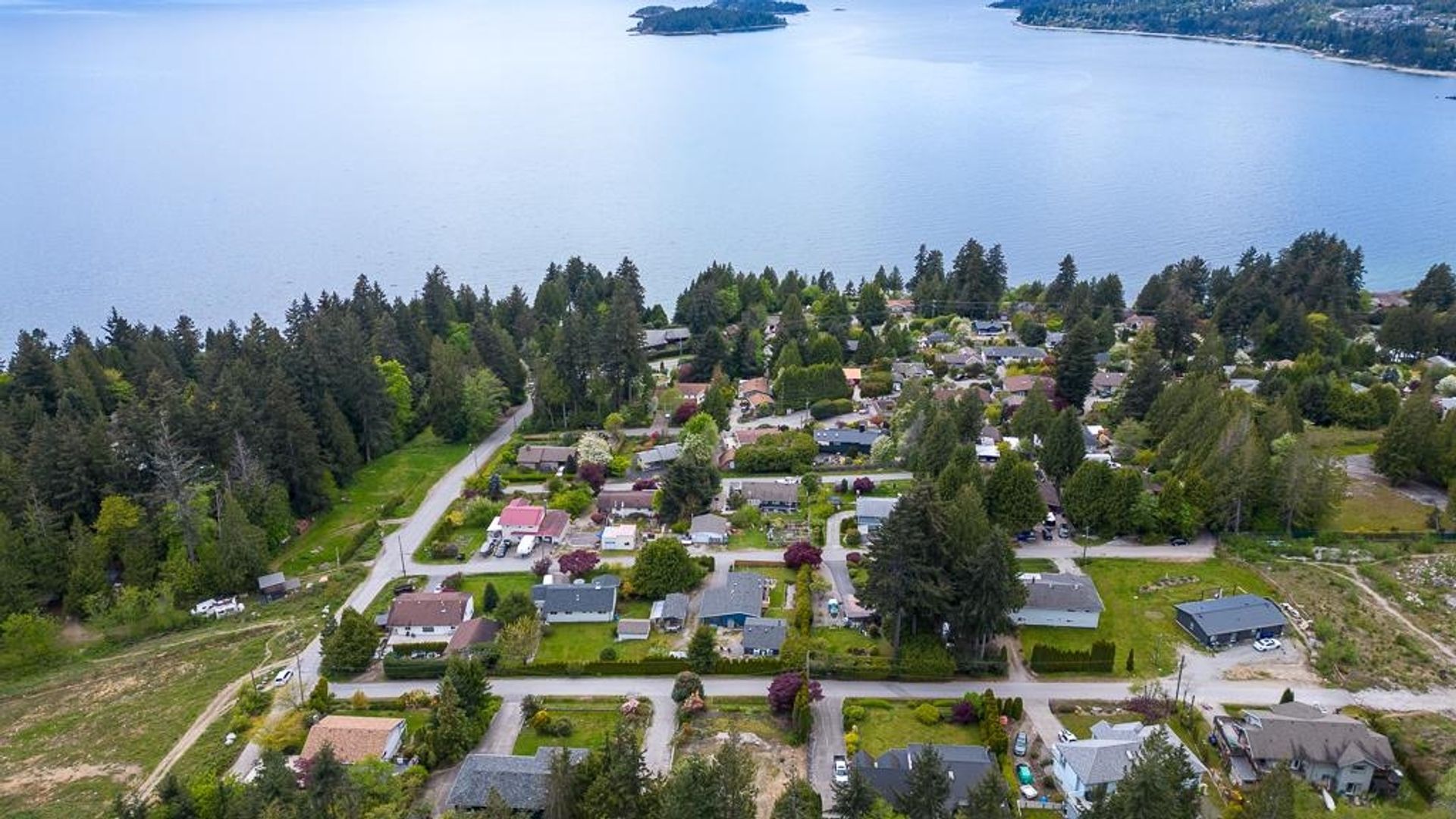 Photo 3 at 5112 Pam Road, Sechelt District, Sunshine Coast Photo 3 at 5112 Pam Road, Sechelt District, Sunshine Coast