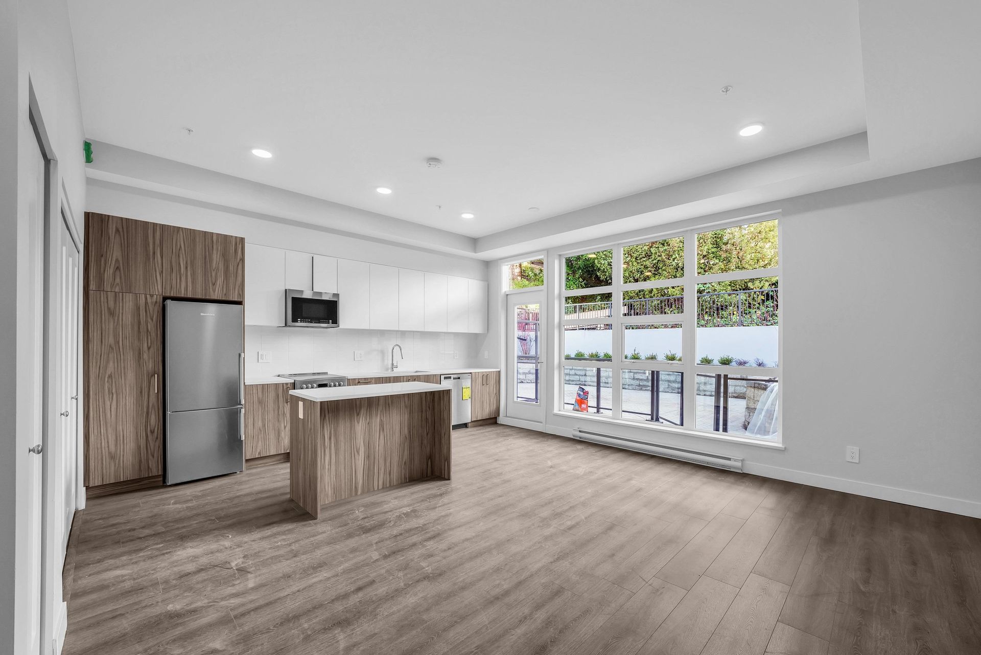202 - 5535 Hastings Street, Capitol Hill BN, Burnaby North by Anthony Drlje PREC* 202 - 5535 Hastings Street, Capitol Hill BN, Burnaby North