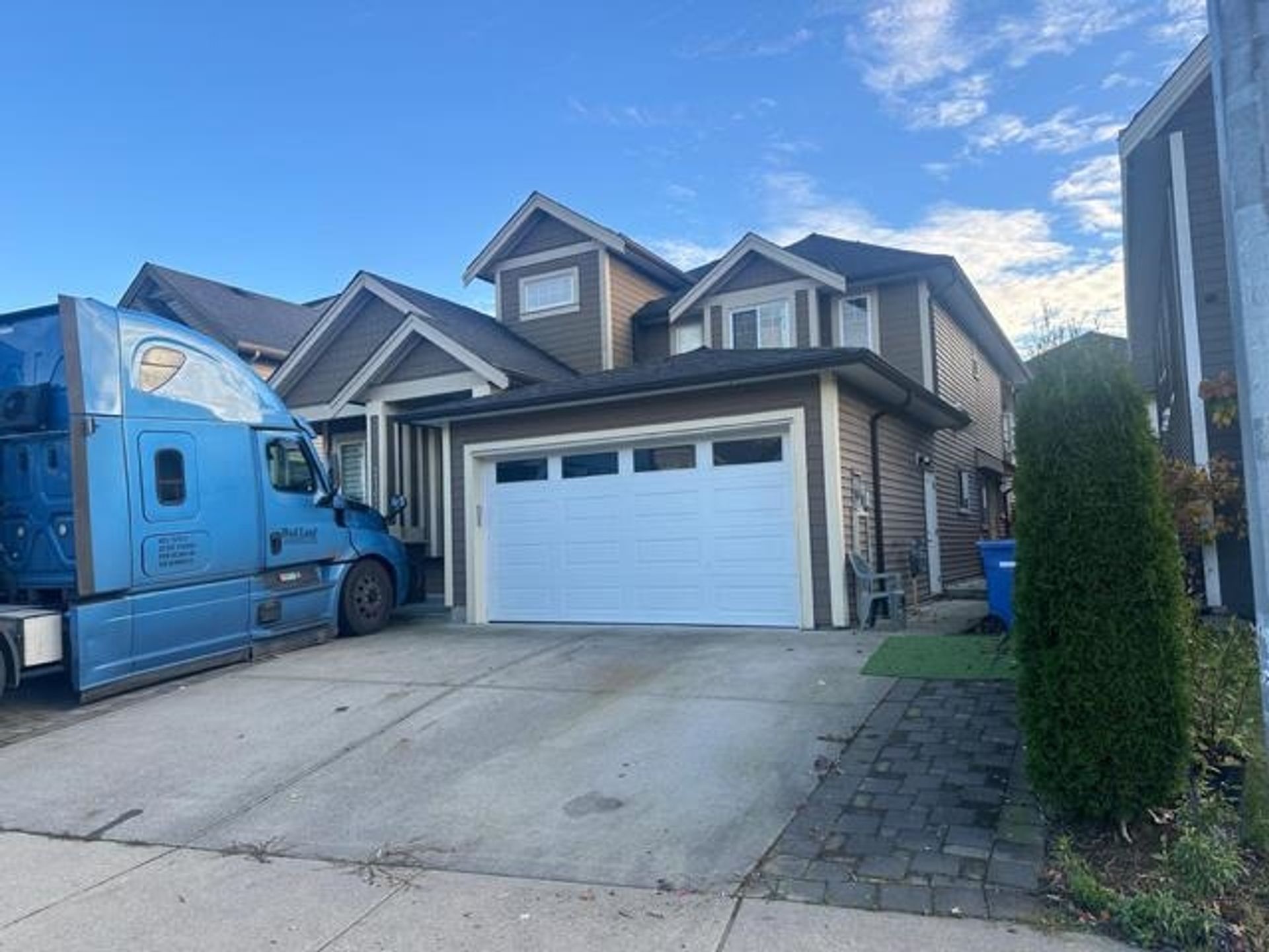 3167 Engineer Crescent, Aberdeen, Abbotsford photo 1 3167 Engineer Crescent, Aberdeen, Abbotsford photo 1