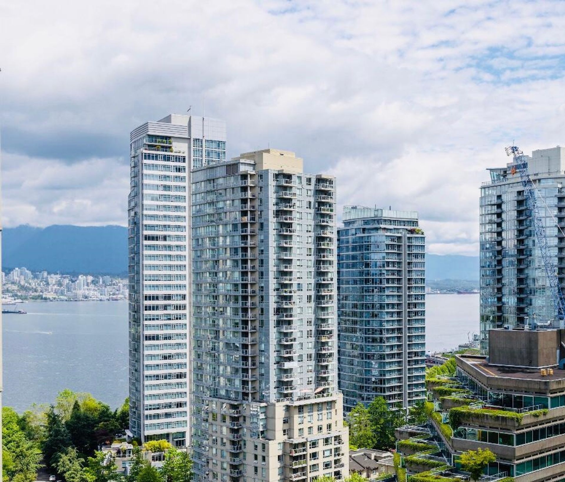 1328-w-pender-street-coal-harbour-vancouver-west-02.jpg