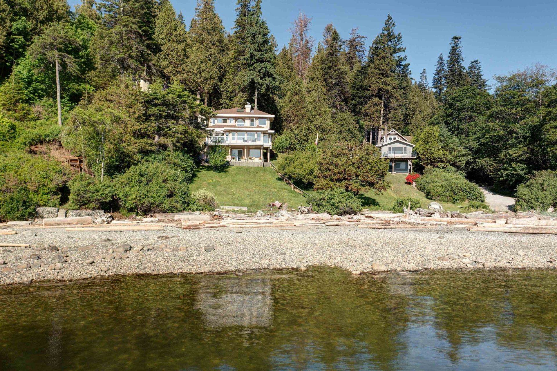 Photo 2 at 7659 Redrooffs Road, Halfmn Bay Secret Cv Redroofs, Sunshine Coast Photo 2 at 7659 Redrooffs Road, Halfmn Bay Secret Cv Redroofs, Sunshine Coast