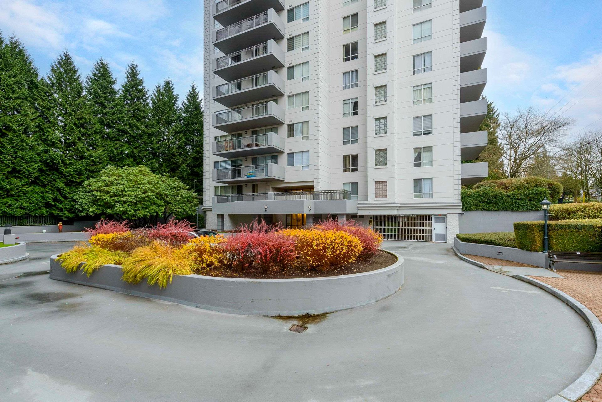 2103 - 555 Austin Avenue1