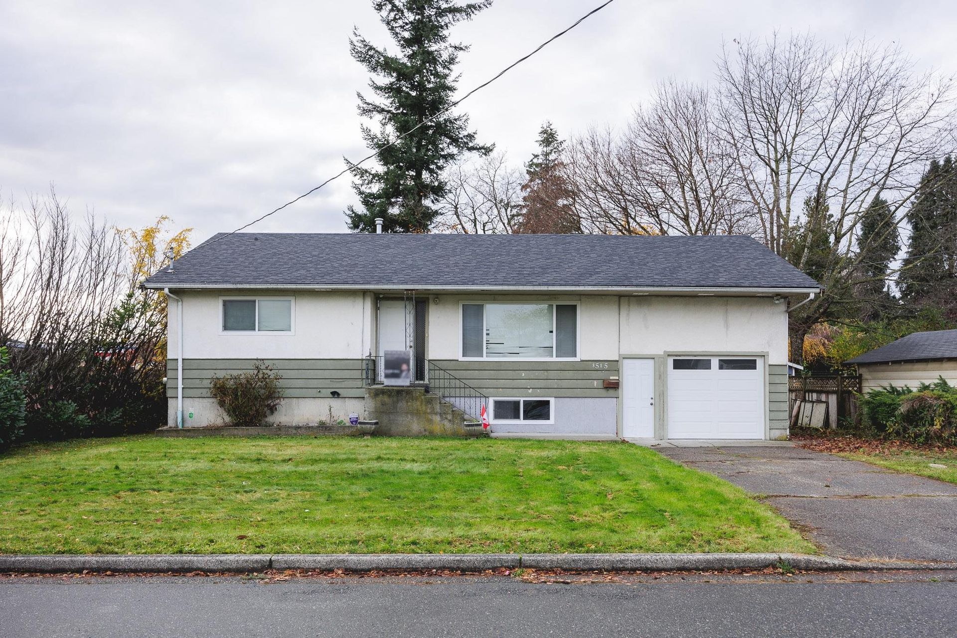 8585 Howard Crescent, Chilliwack Proper South, Chilliwack  by Tanis Sullivan Real Estate Advisor 8585 Howard Crescent, Chilliwack Proper South, Chilliwack