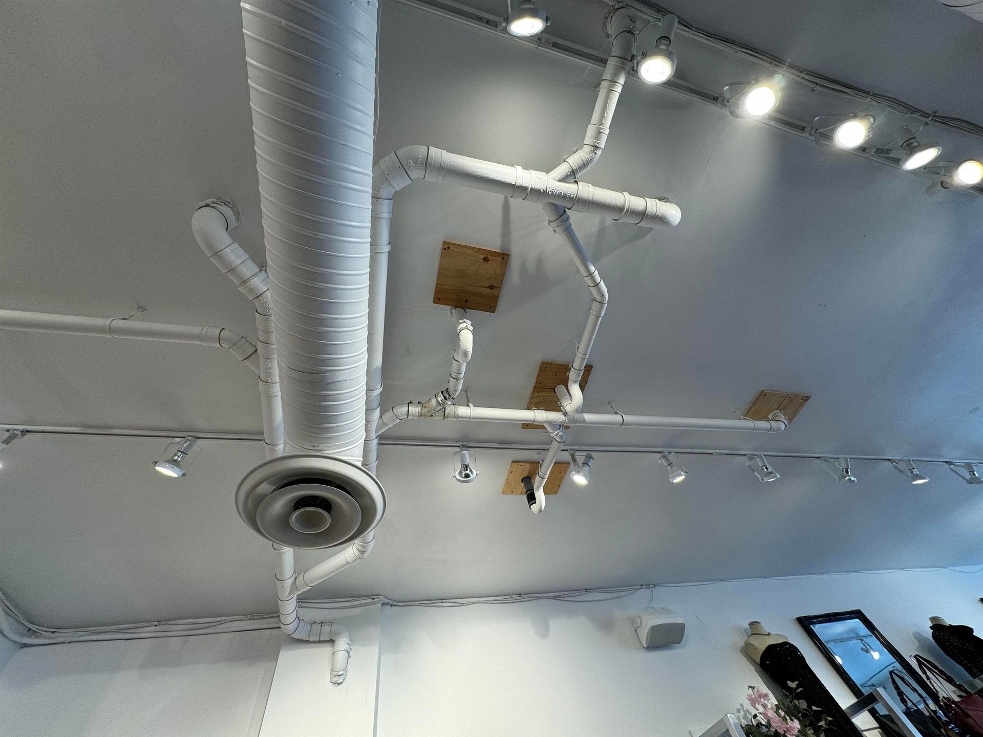 Photo 6 at 1003 Commercial Drive, Grandview Woodland, Vancouver East Photo 6 at 1003 Commercial Drive, Grandview Woodland, Vancouver East