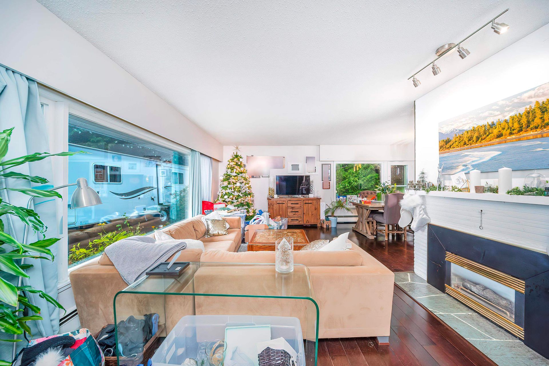 77 Desswood Place, Glenmore, West Vancouver by Anthony Drlje PREC* 77 Desswood Place, Glenmore, West Vancouver