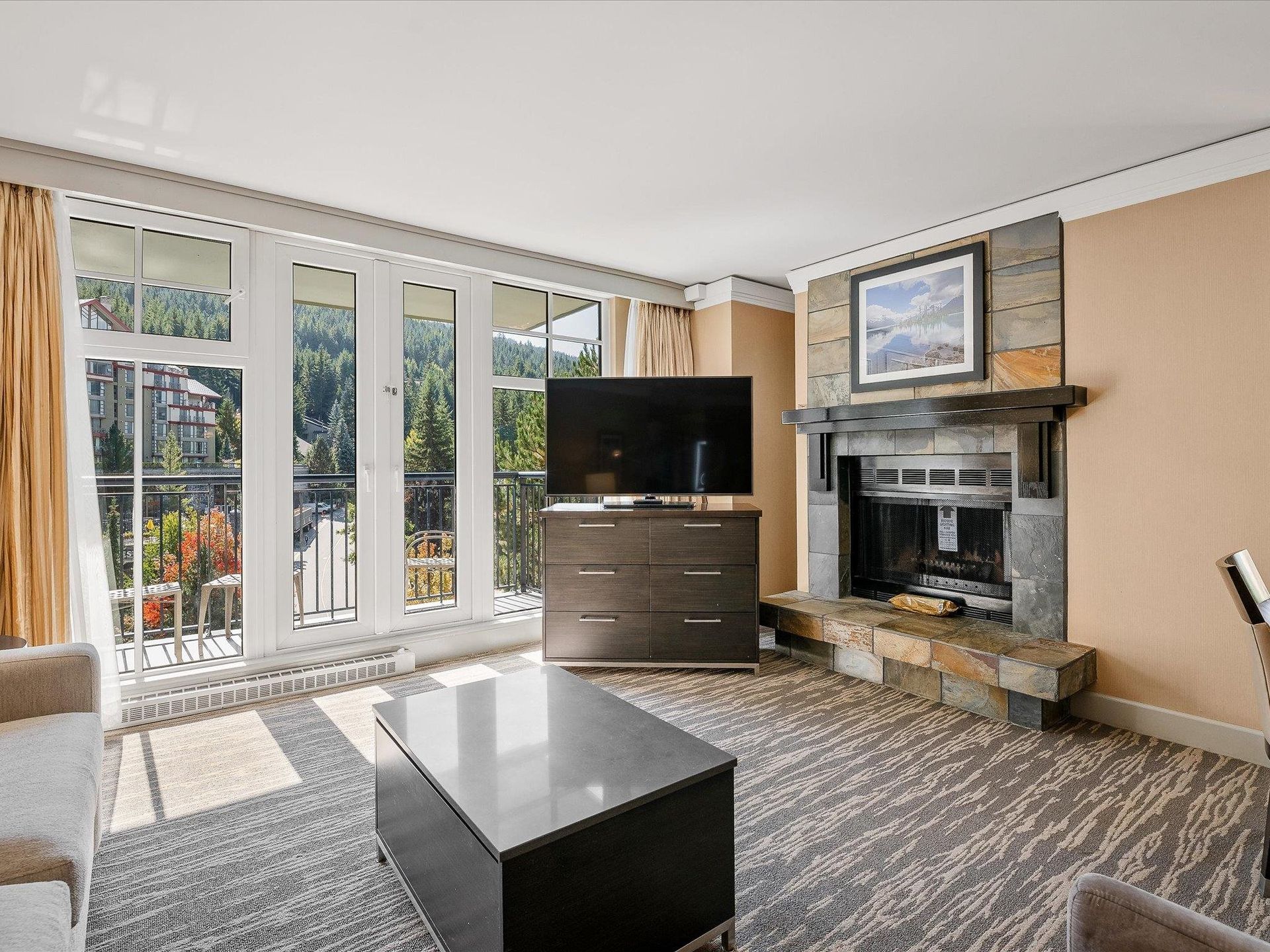 4050-whistler-way-whistler-village-whistler-02.jpg