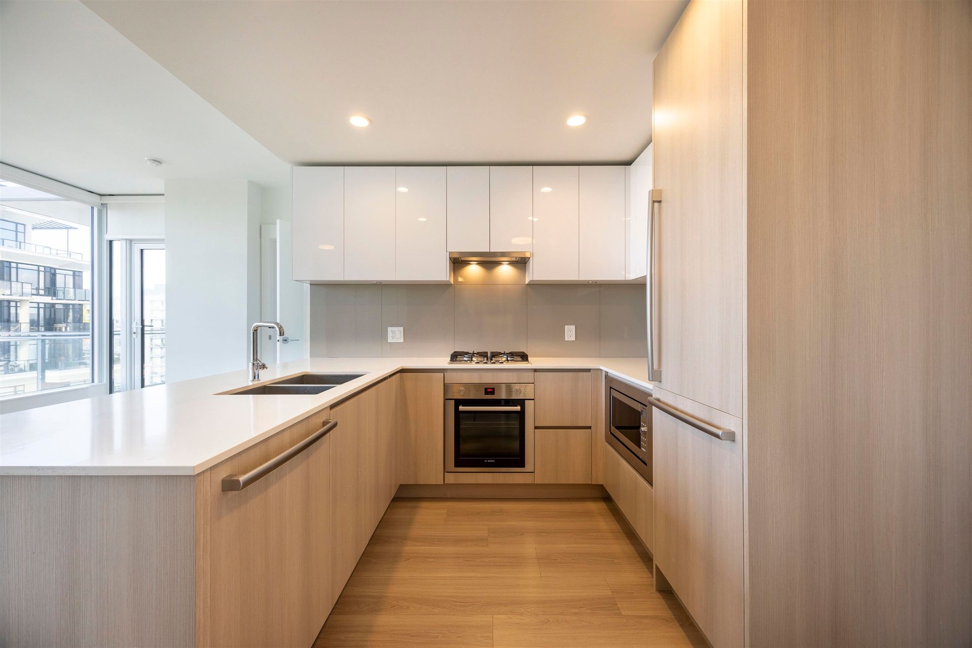 2002 - 618 Carnarvon Street1