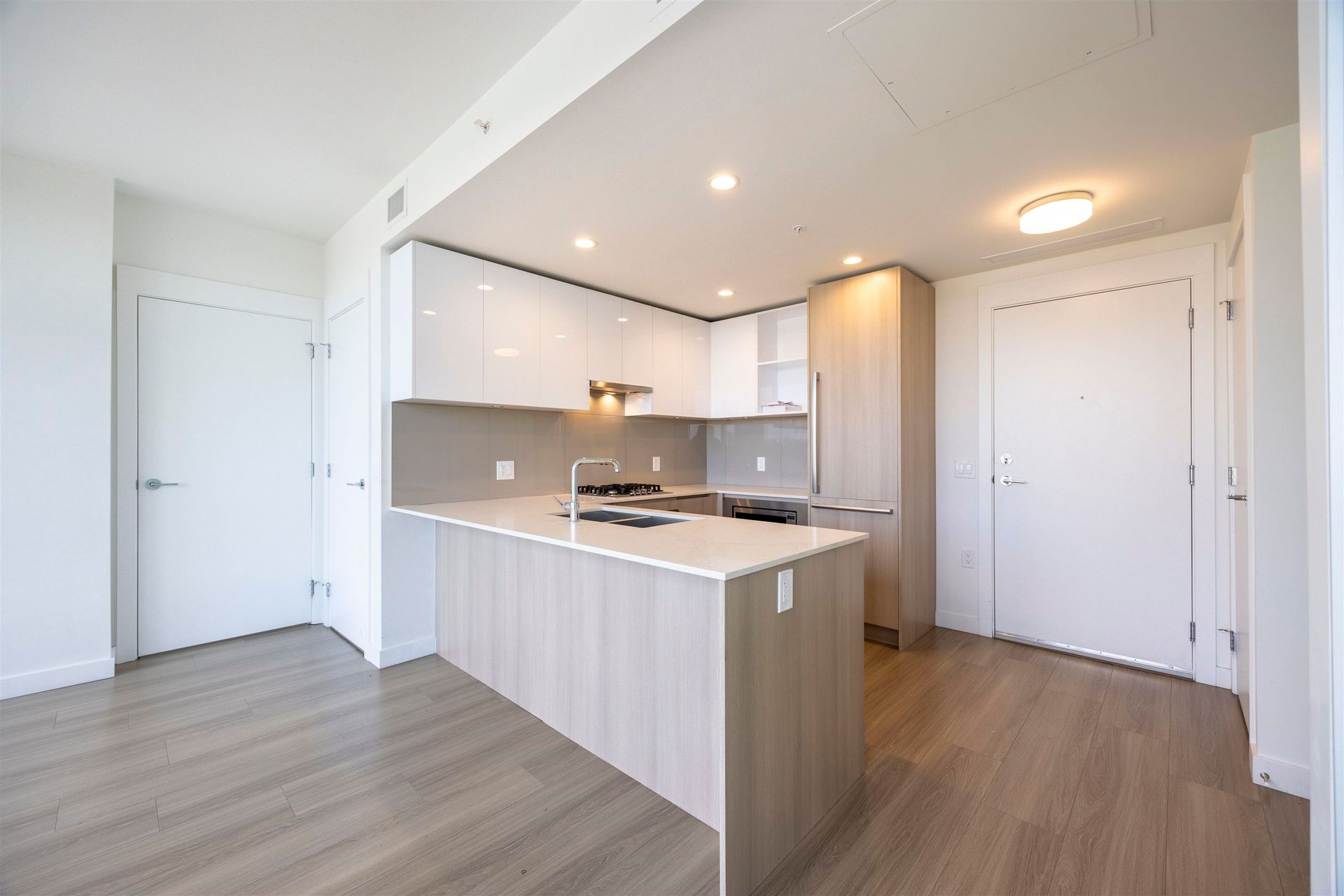 2002 - 618 Carnarvon Street3