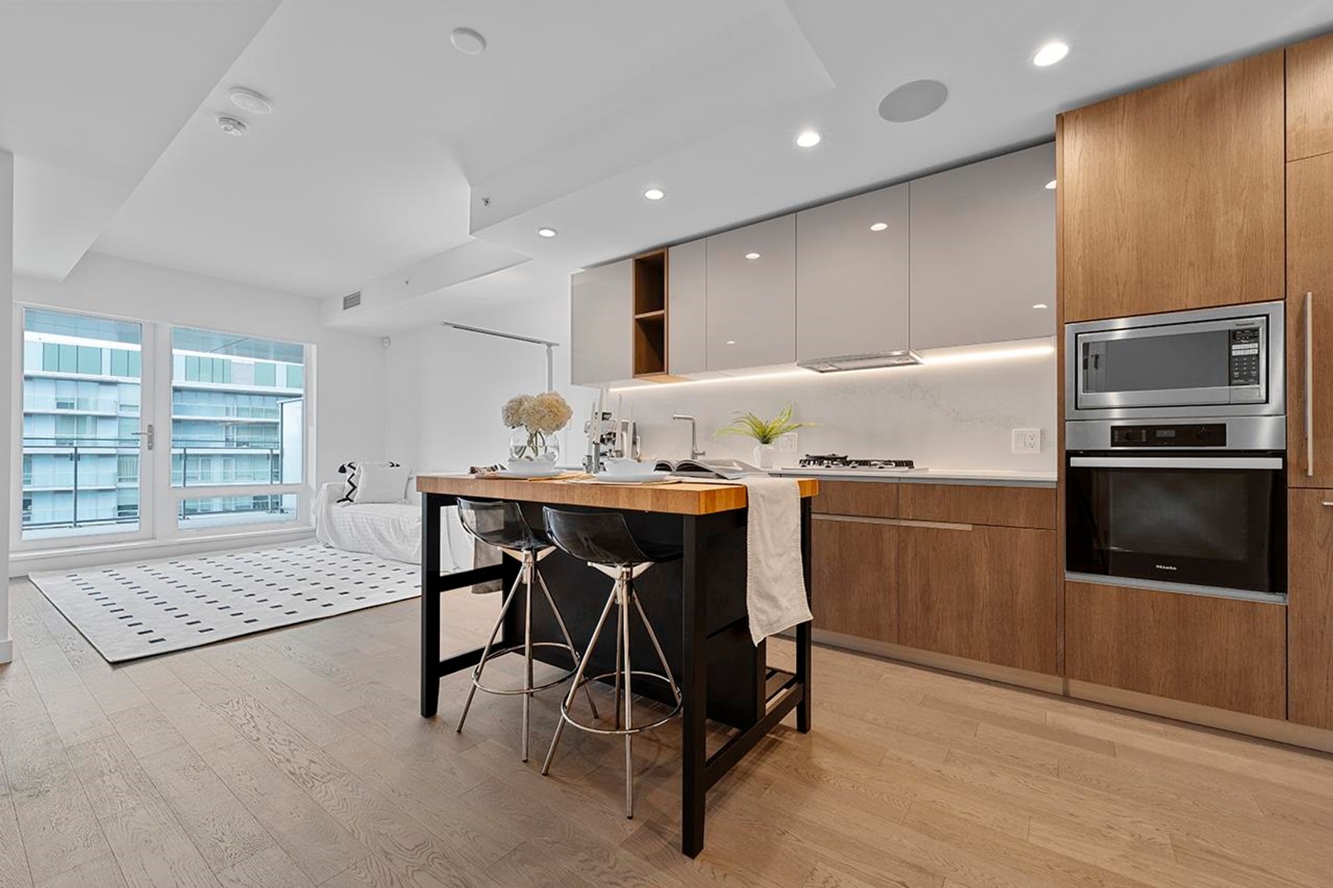 1113 - 6811 Pearson Way3