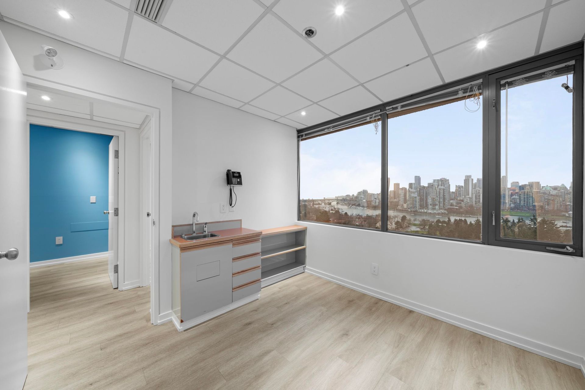 Photo 4 at 730 - 943 W Broadway, Fairview VW, Vancouver West Photo 4 at 730 - 943 W Broadway, Fairview VW, Vancouver West