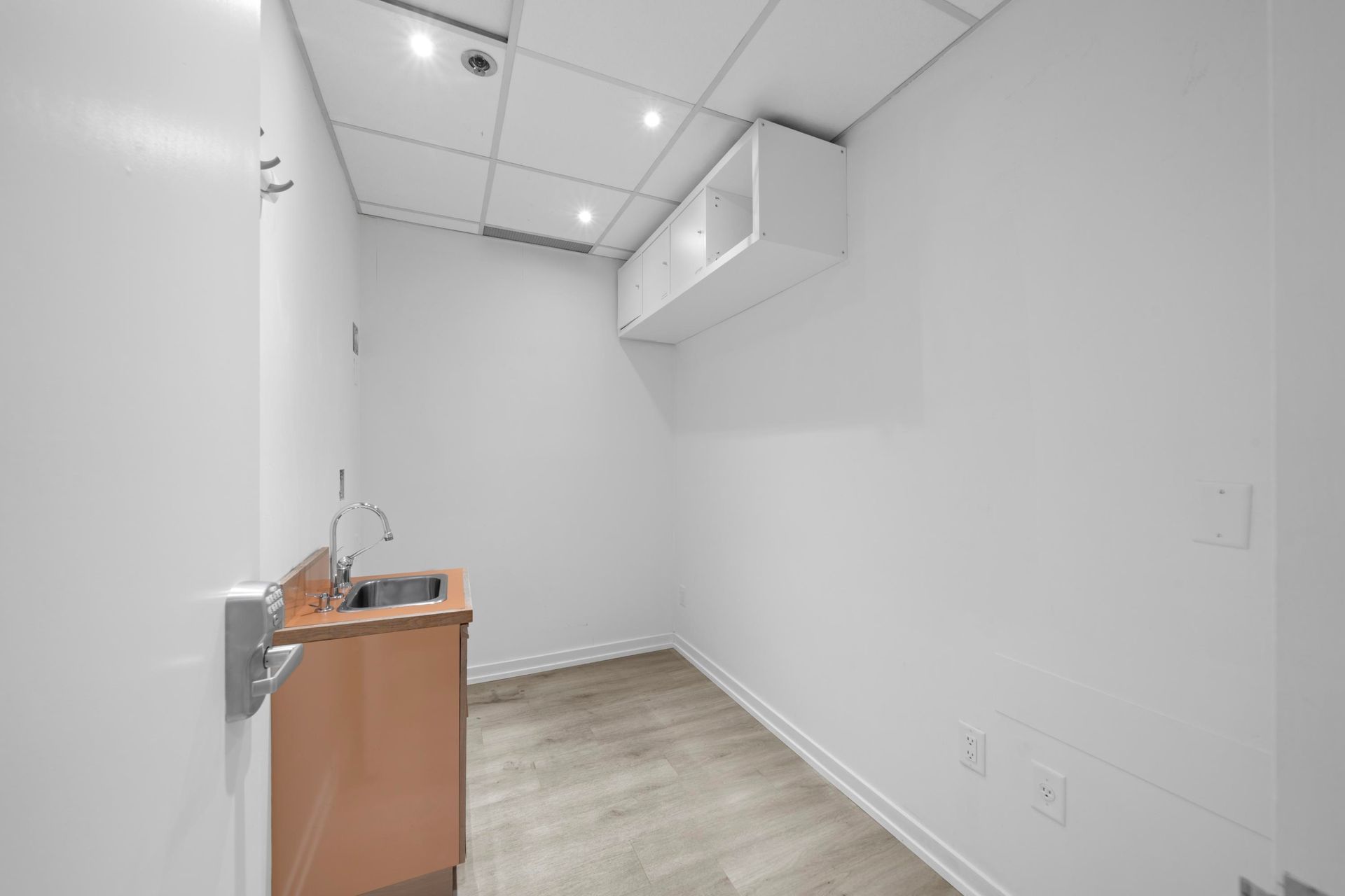 Photo 5 at 730 - 943 W Broadway, Fairview VW, Vancouver West Photo 5 at 730 - 943 W Broadway, Fairview VW, Vancouver West