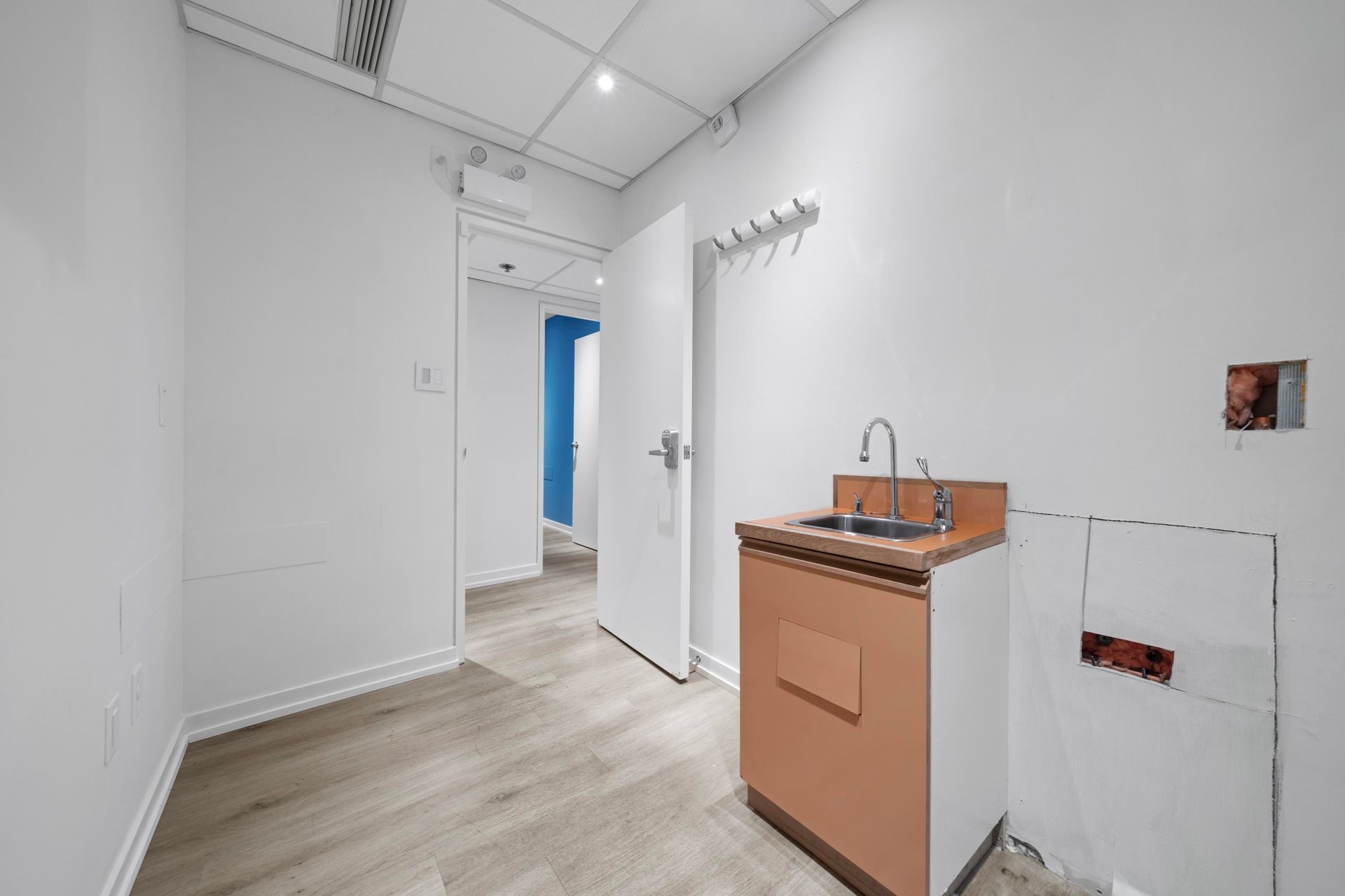 Photo 6 at 730 - 943 W Broadway, Fairview VW, Vancouver West Photo 6 at 730 - 943 W Broadway, Fairview VW, Vancouver West