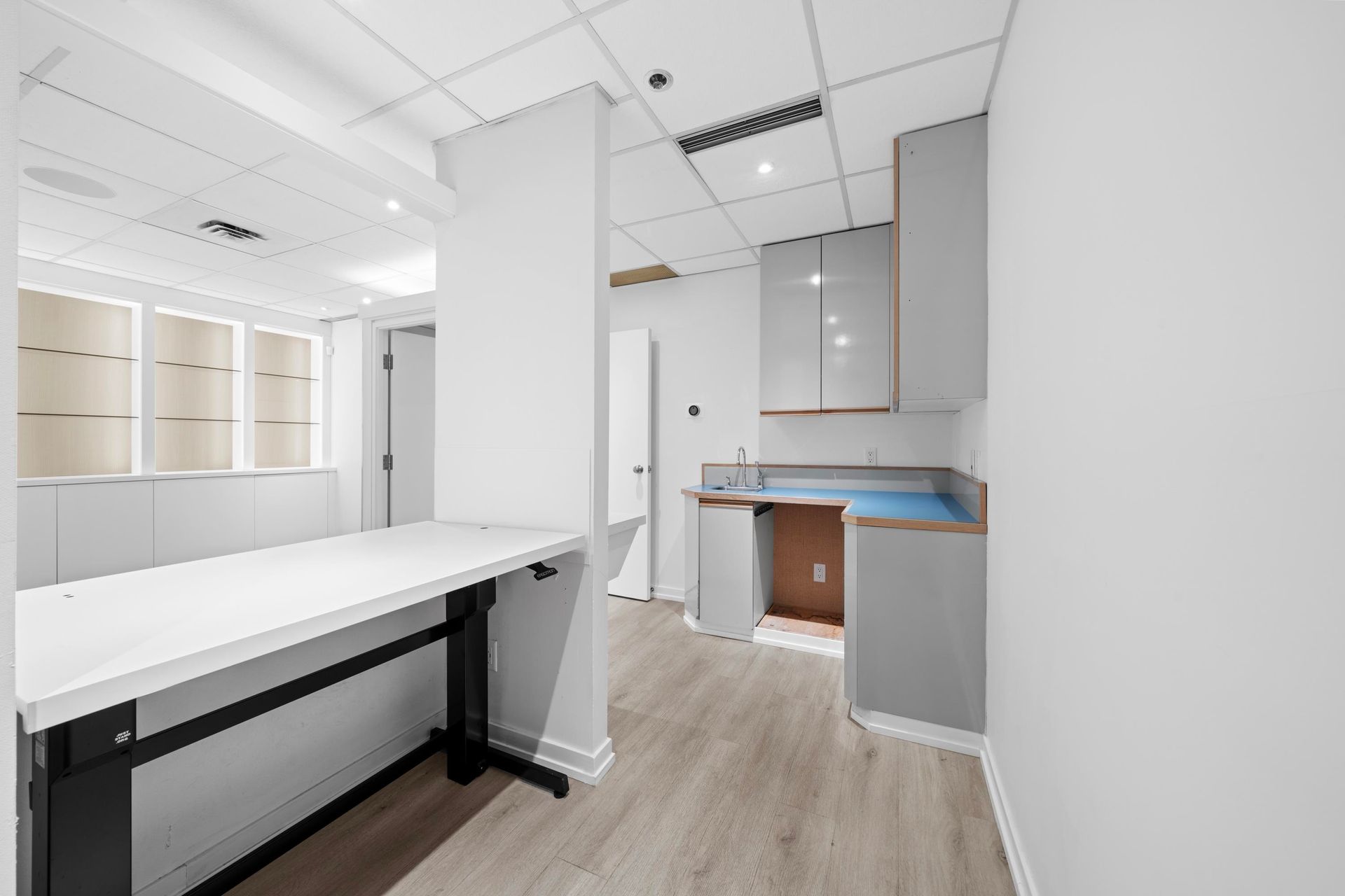 Photo 9 at 730 - 943 W Broadway, Fairview VW, Vancouver West Photo 9 at 730 - 943 W Broadway, Fairview VW, Vancouver West