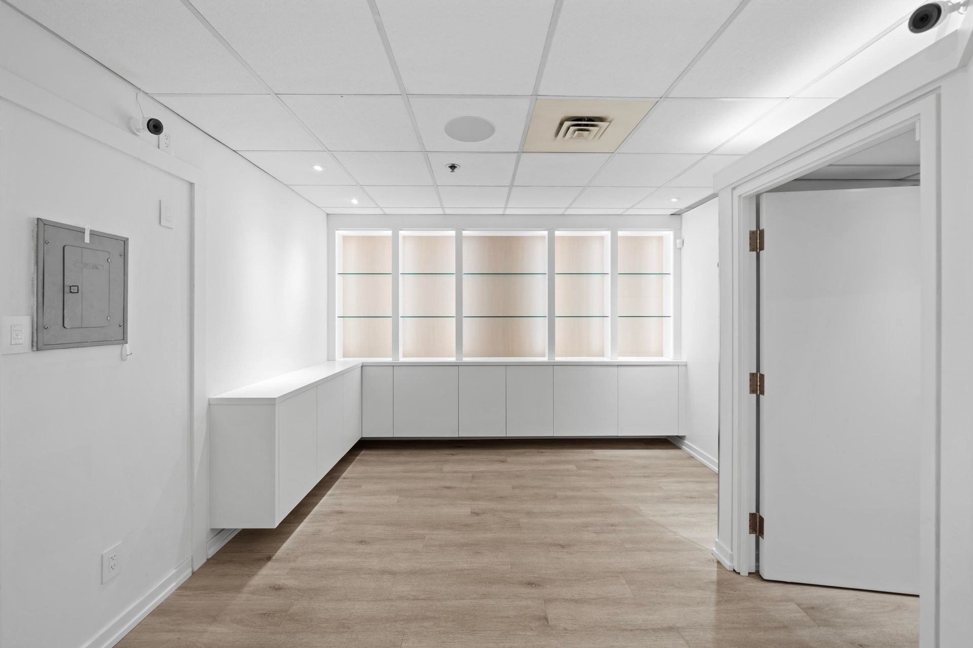 Photo 11 at 730 - 943 W Broadway, Fairview VW, Vancouver West Photo 11 at 730 - 943 W Broadway, Fairview VW, Vancouver West