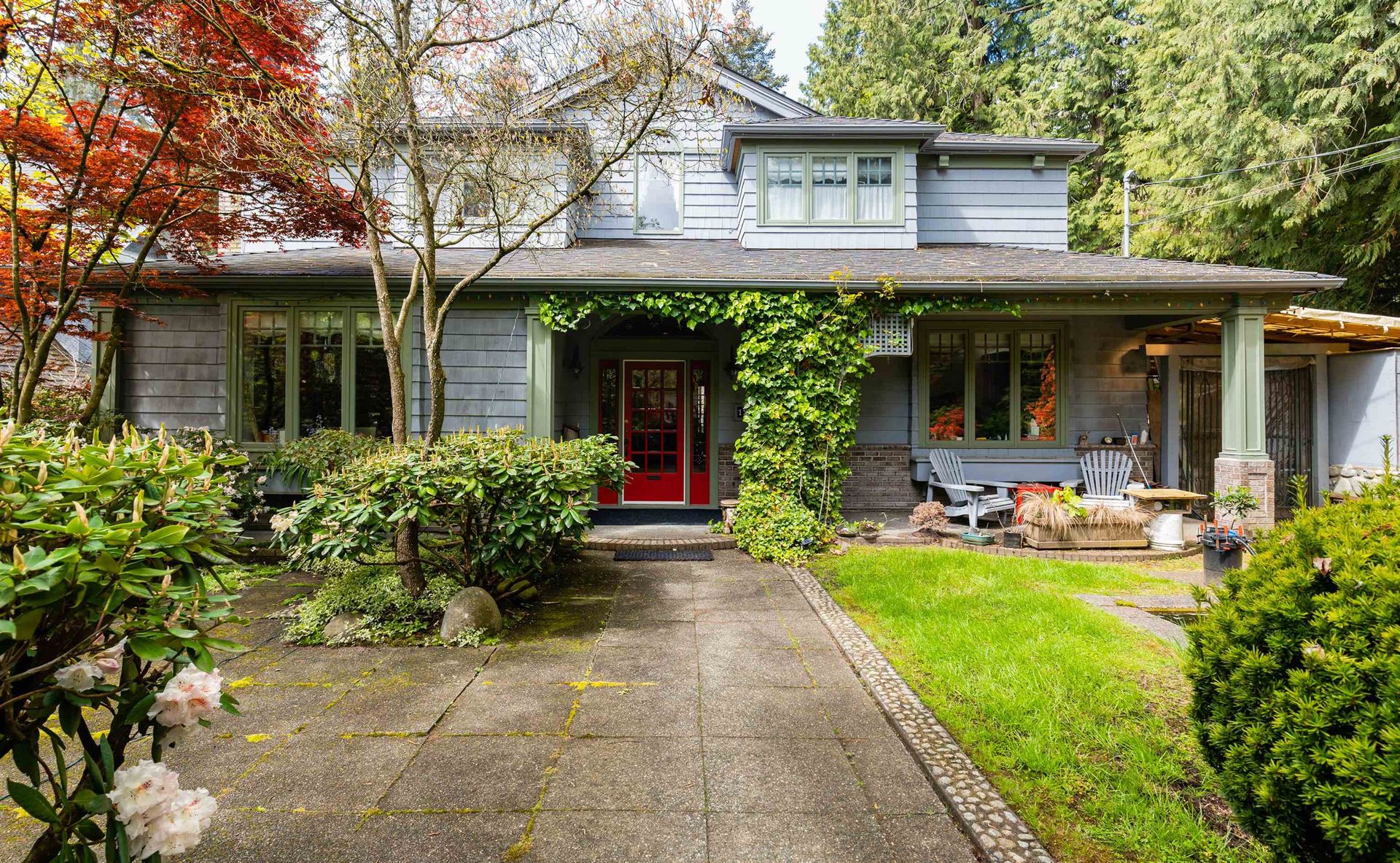 1295 Sinclair Street, Ambleside, West Vancouver photo number 2 1295 Sinclair Street, Ambleside, West Vancouver photo number 2