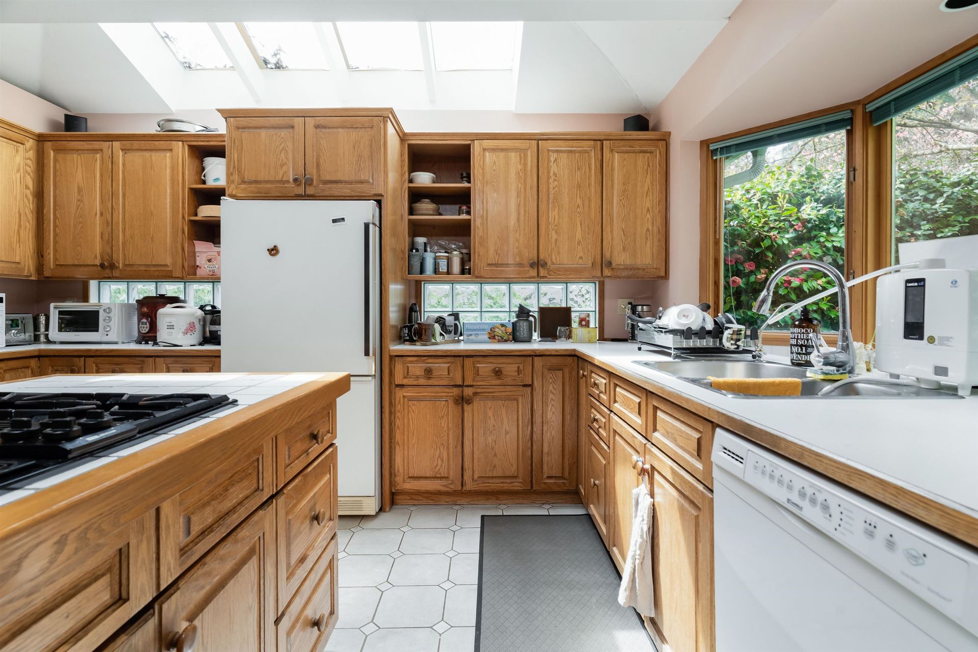 Photo 14 at 1295 Sinclair Street, Ambleside, West Vancouver