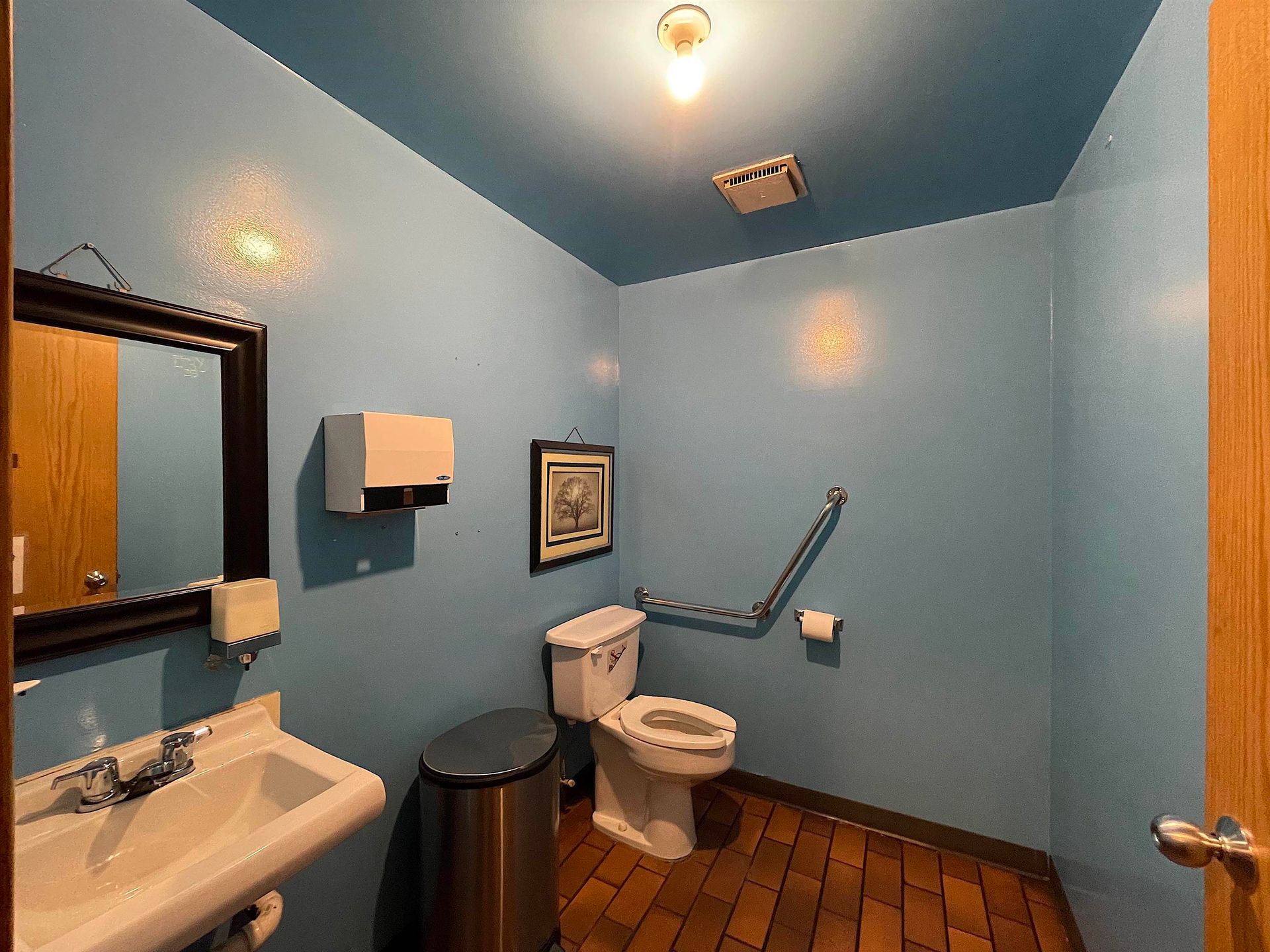 Photo 11 at 406 E Hastings Street, Strathcona, Vancouver East Photo 11 at 406 E Hastings Street, Strathcona, Vancouver East