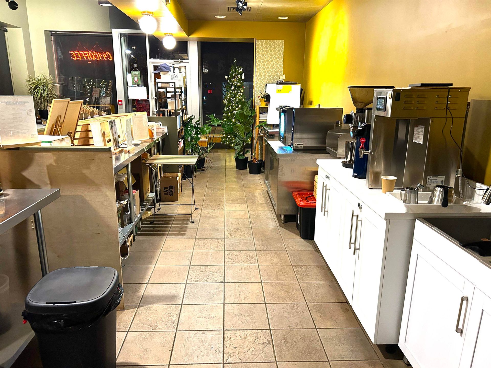 Photo 5 at 2948 W 4th Avenue, Kitsilano, Vancouver West Photo 5 at 2948 W 4th Avenue, Kitsilano, Vancouver West