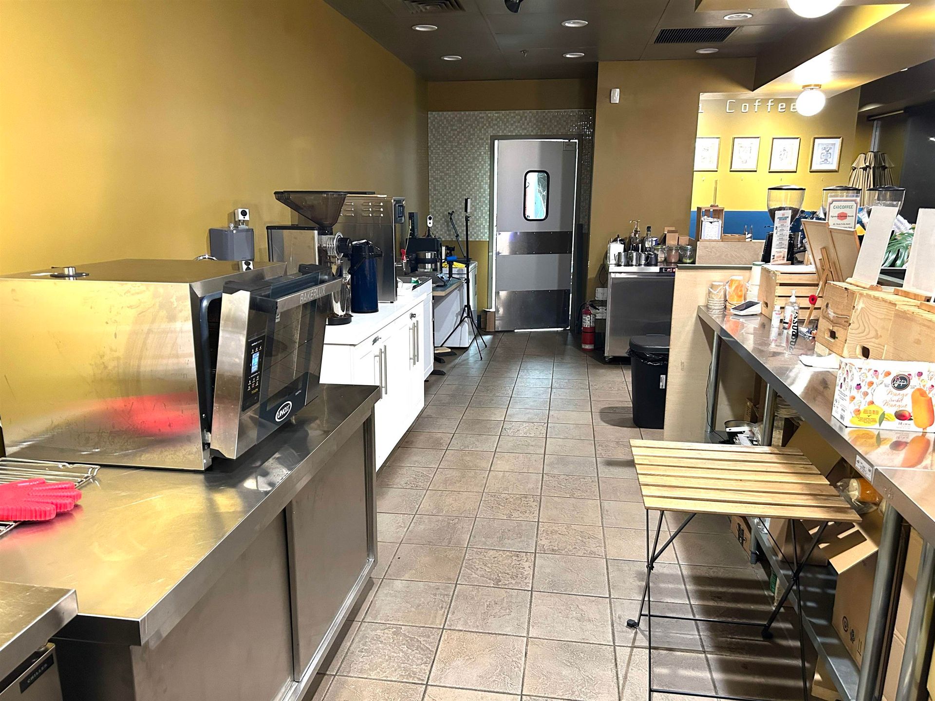 Photo 11 at 2948 W 4th Avenue, Kitsilano, Vancouver West Photo 11 at 2948 W 4th Avenue, Kitsilano, Vancouver West