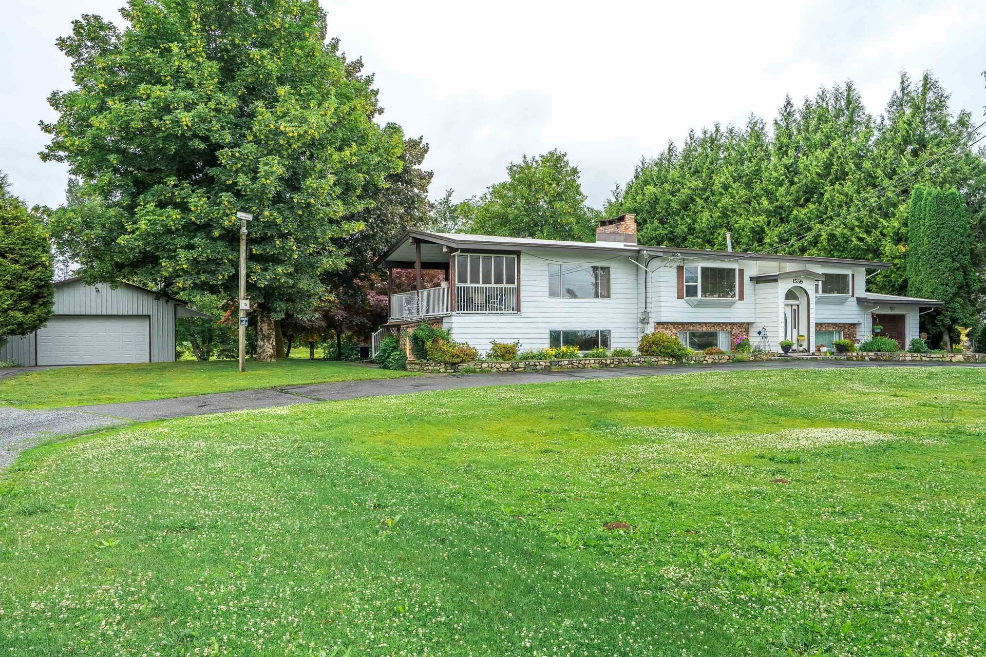 Photo 3 at 1559 Whatcom Road, Abbotsford East, Abbotsford Photo 3 at 1559 Whatcom Road, Abbotsford East, Abbotsford