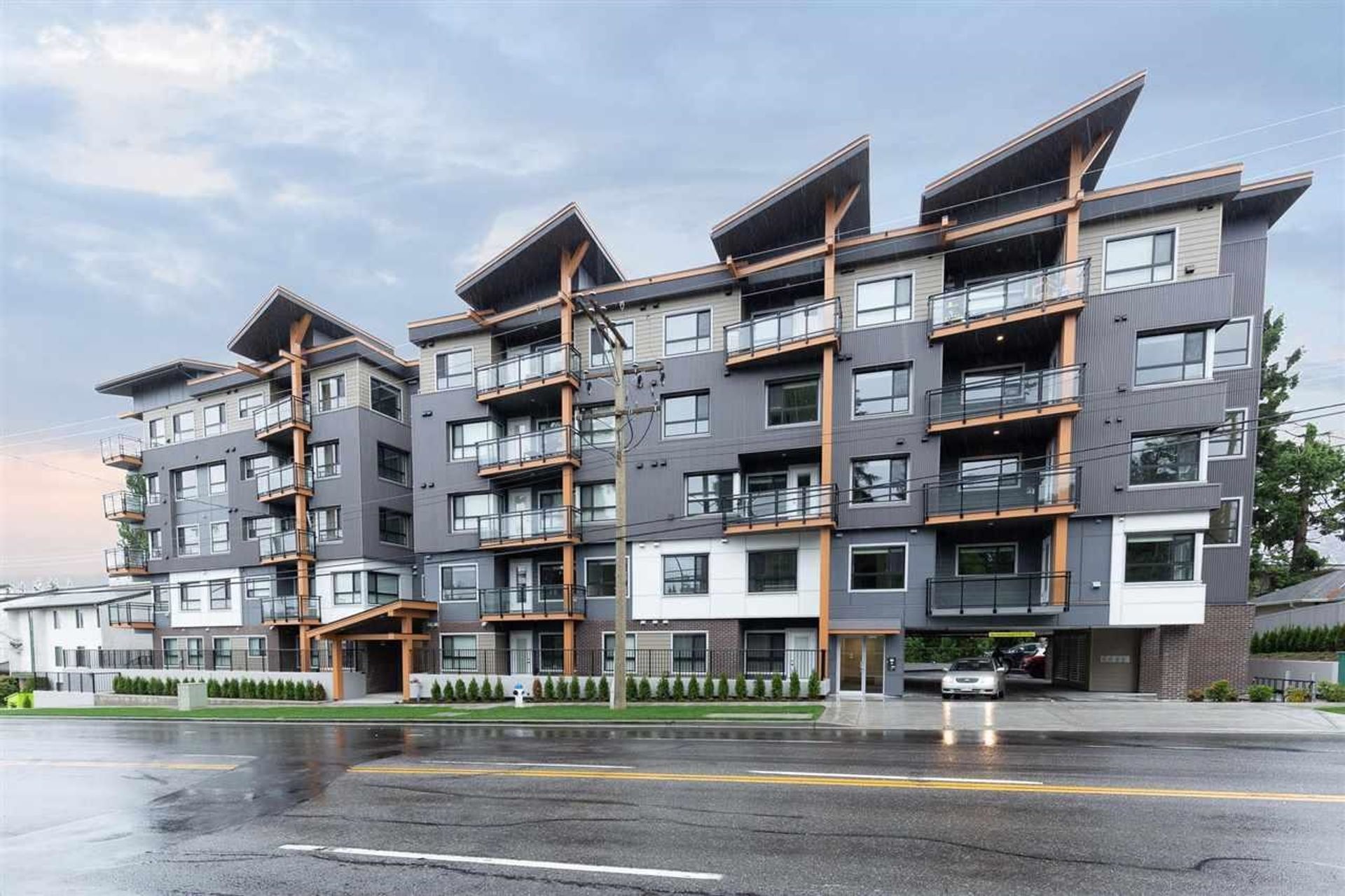 Photo 2 at 404 - 33568 George Ferguson Way, Central Abbotsford, Abbotsford Photo 2 at 404 - 33568 George Ferguson Way, Central Abbotsford, Abbotsford