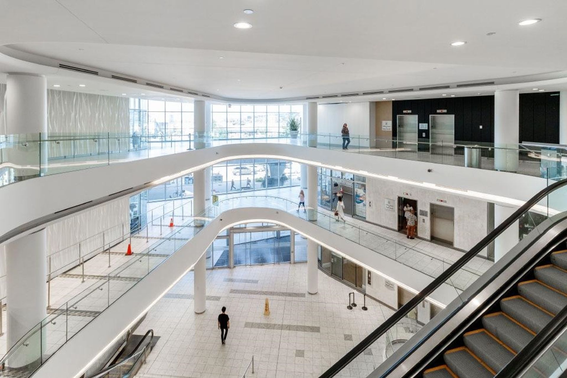 Photo 4 at 2025 - 4000 No. 3 Road, West Cambie, Richmond Photo 4 at 2025 - 4000 No. 3 Road, West Cambie, Richmond