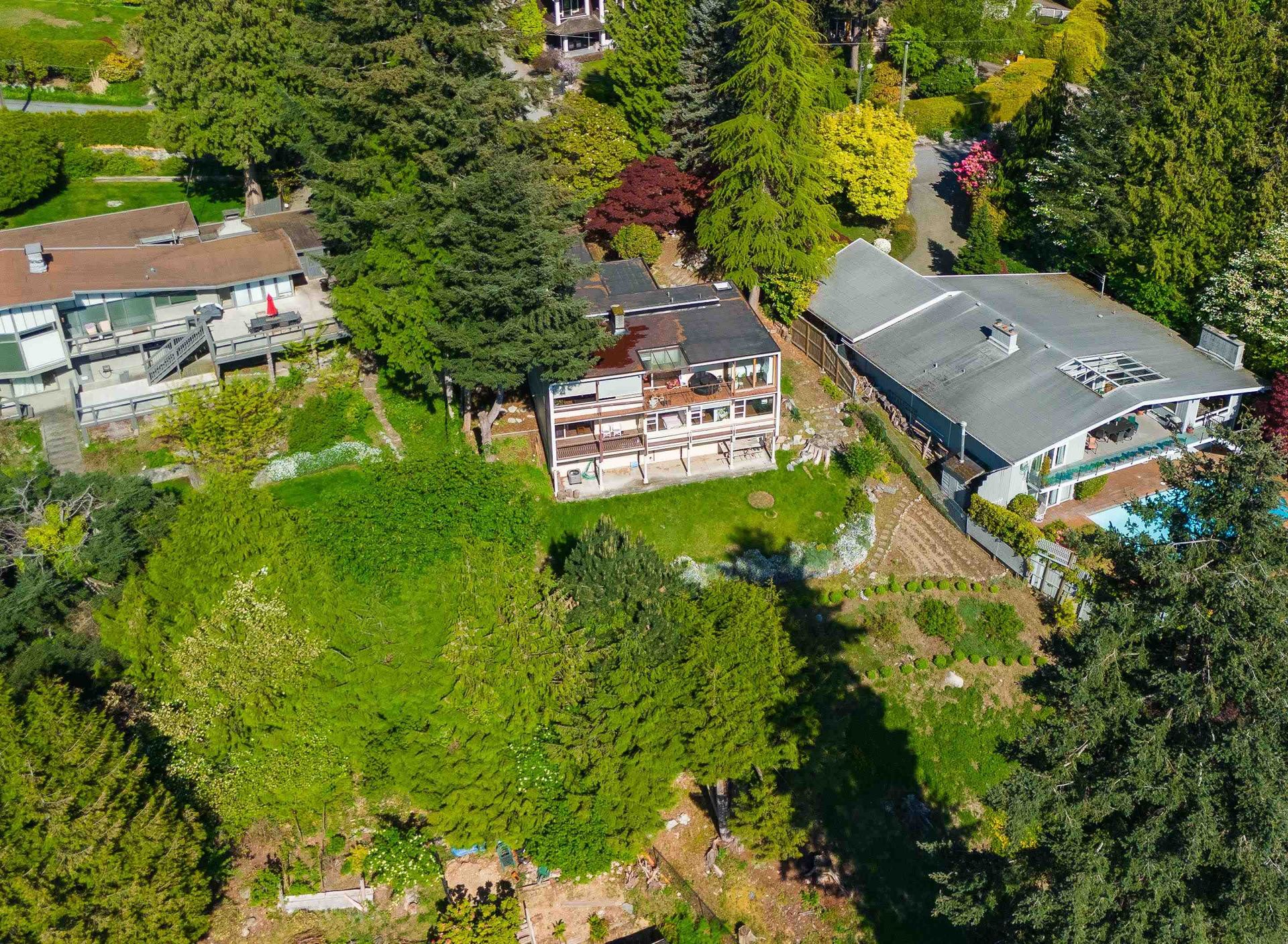 2664 Rosebery Avenue, Queens, West Vancouver photo number 2 2664 Rosebery Avenue, Queens, West Vancouver photo number 2