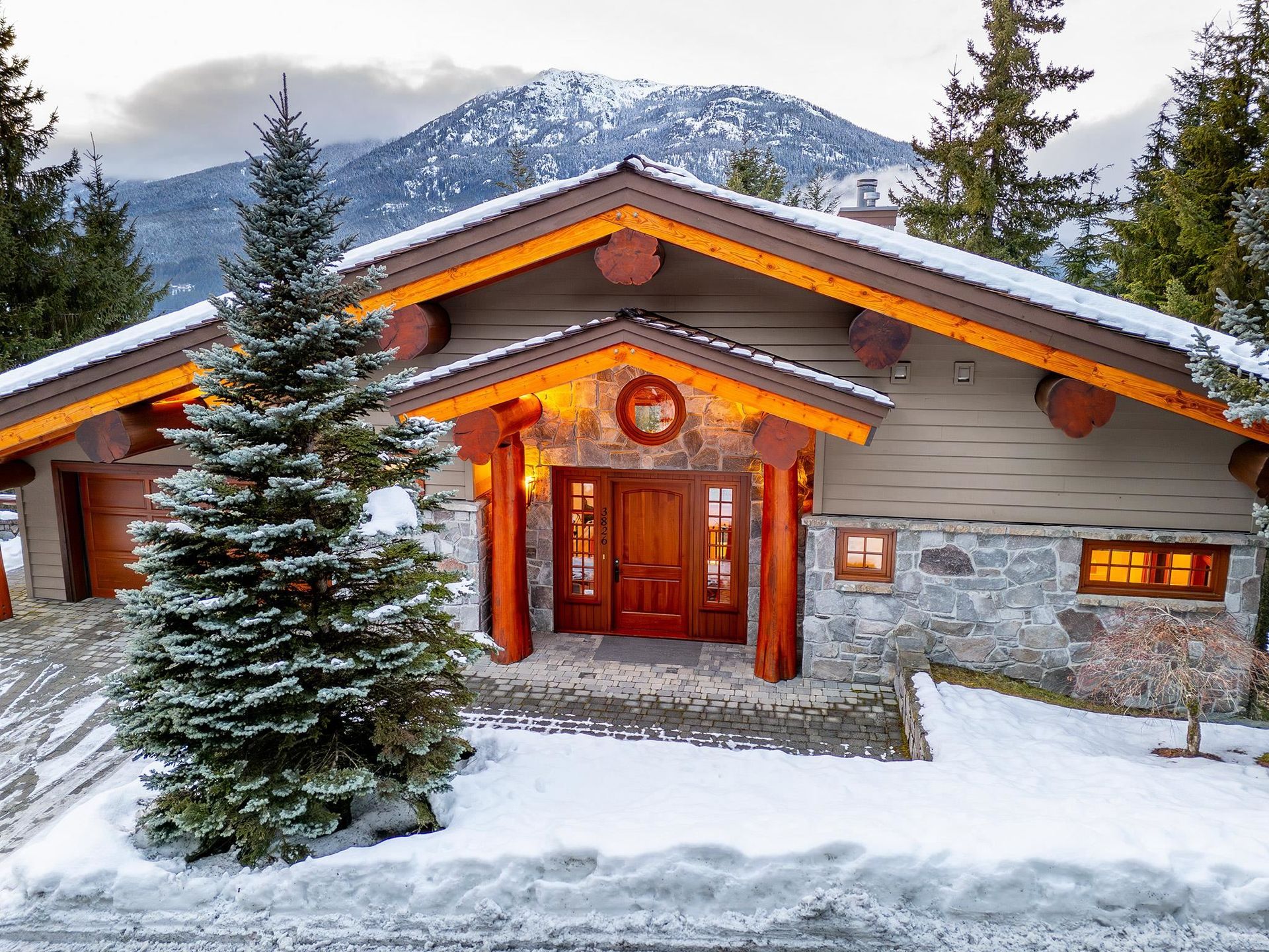 3826 Sunridge Drive, Brio, Whistler photo number 2 3826 Sunridge Drive, Brio, Whistler photo number 2