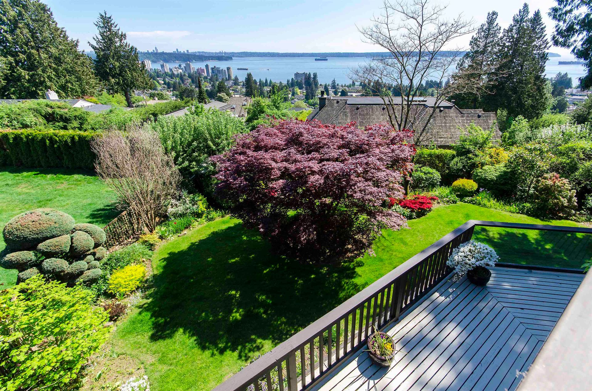 2440 Queens Avenue, Queens, West Vancouver photo number 2 2440 Queens Avenue, Queens, West Vancouver photo number 2