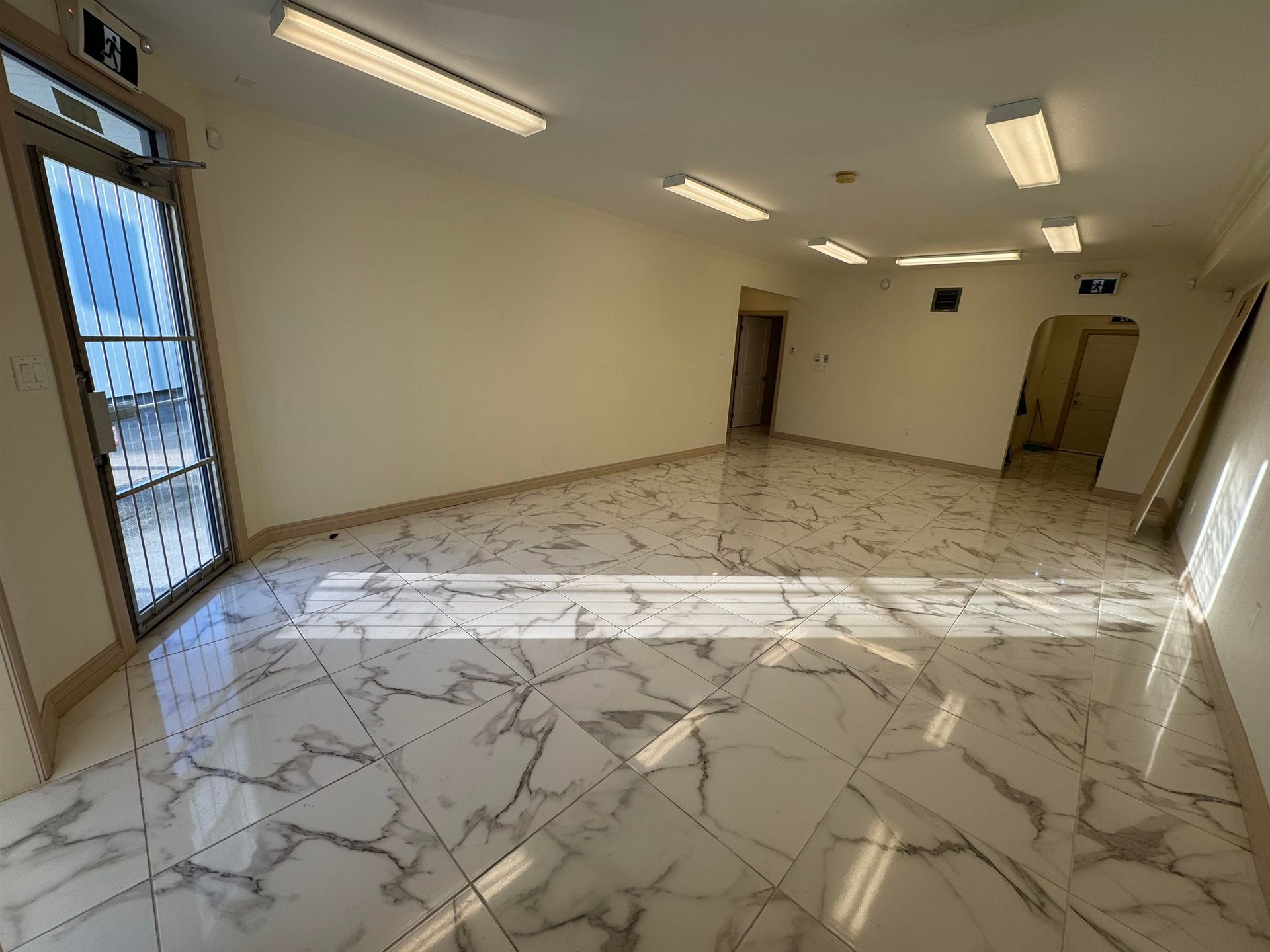 Photo 5 at 1925 Kingsway, Victoria VE, Vancouver East Photo 5 at 1925 Kingsway, Victoria VE, Vancouver East