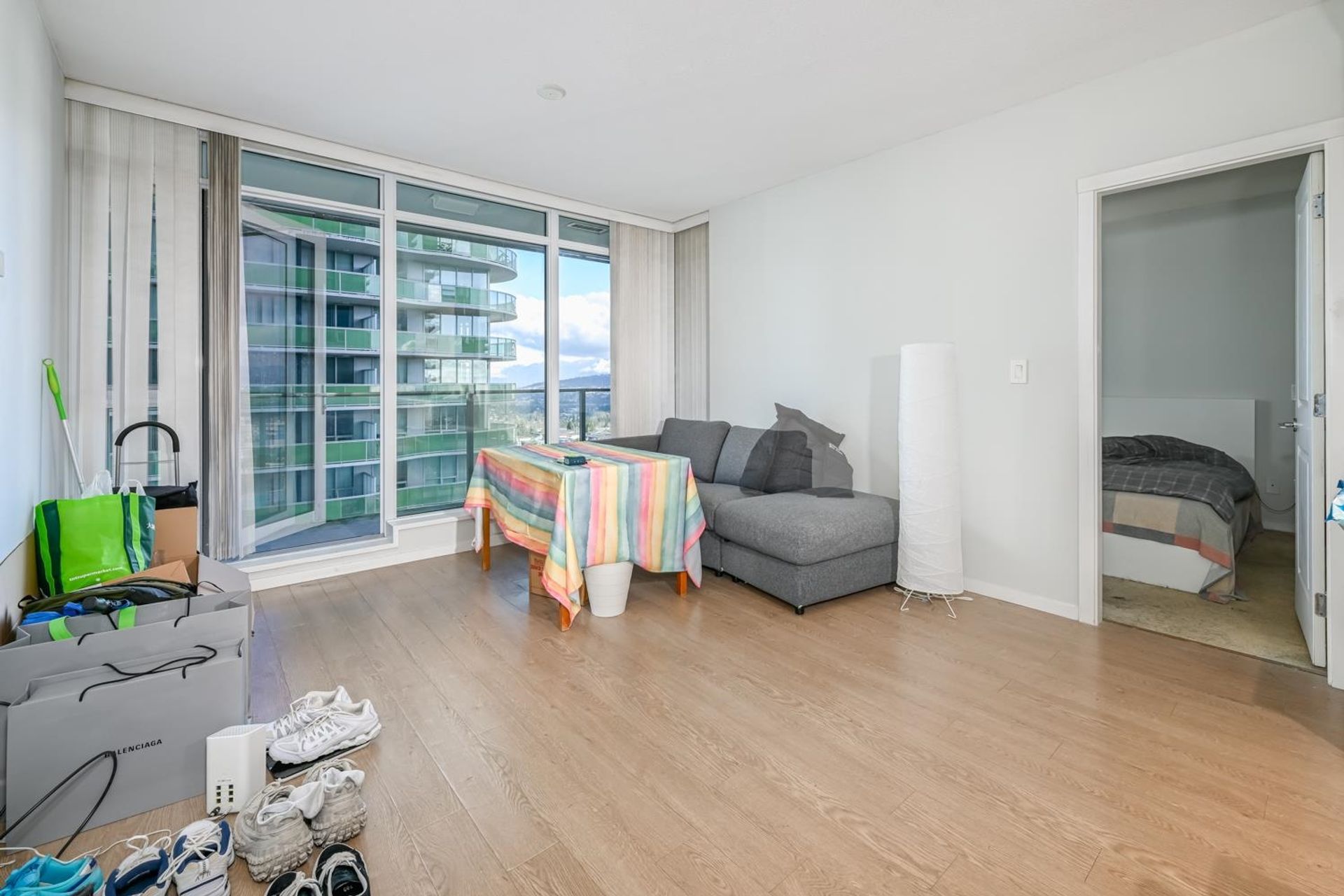 Photo 6 at 1605 - 6700 Dunblane Avenue, Metrotown, Burnaby South Photo 6 at 1605 - 6700 Dunblane Avenue, Metrotown, Burnaby South