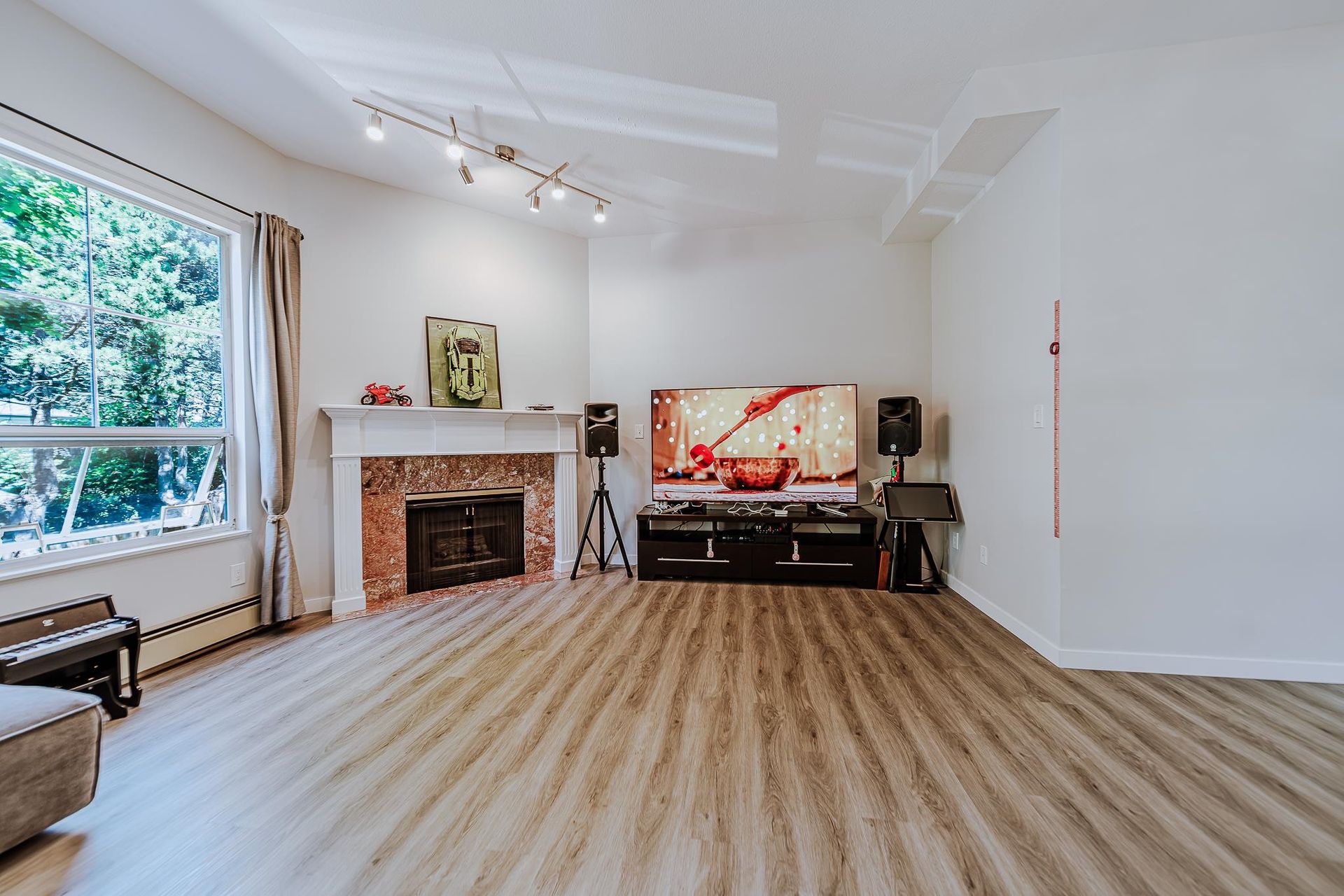 19 - 7380 Minoru Boulevard0