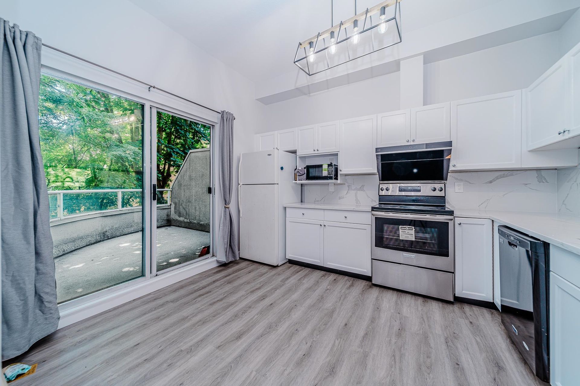 19 - 7380 Minoru Boulevard3