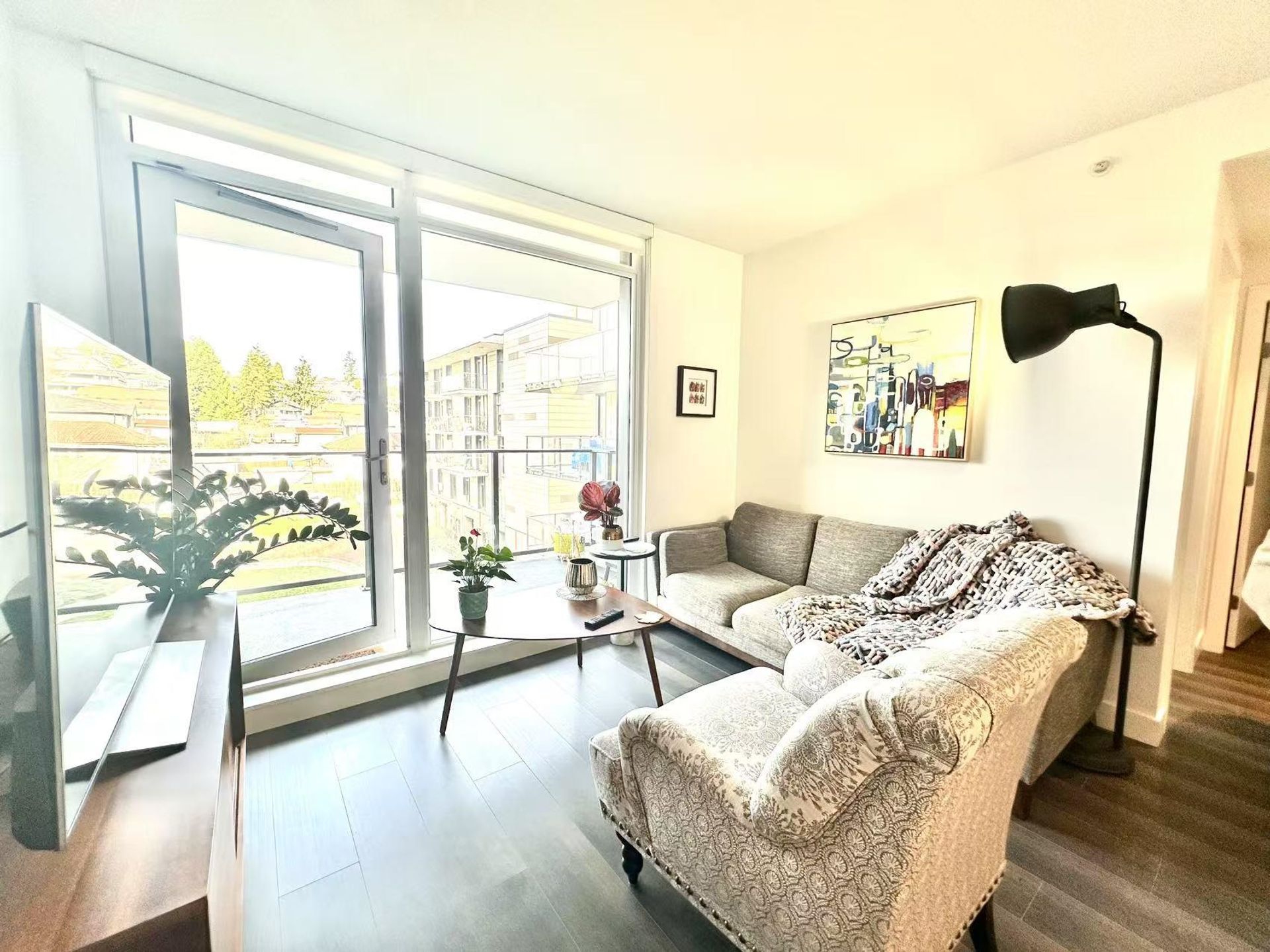 8181-chester-street-south-vancouver-vancouver-east-04.jpg