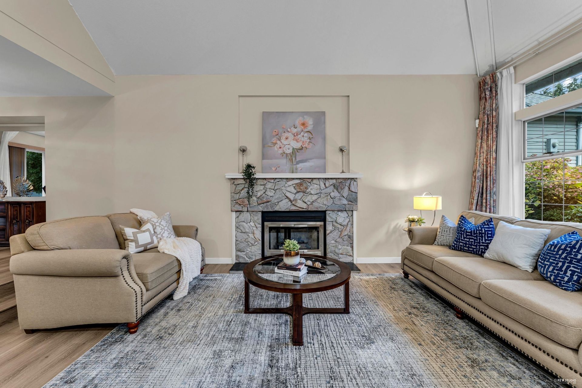 2986 Delahaye Drive3