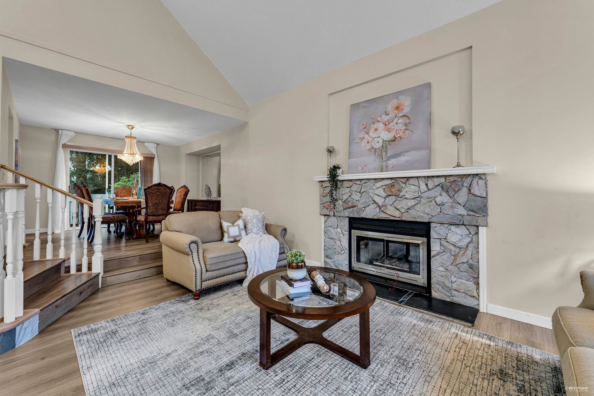 2986 Delahaye Drive4