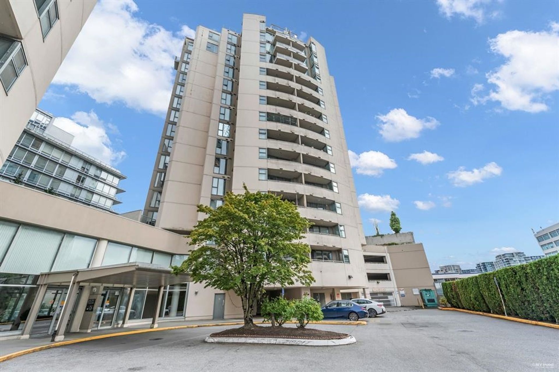 1507 - 8248 Lansdowne Road0