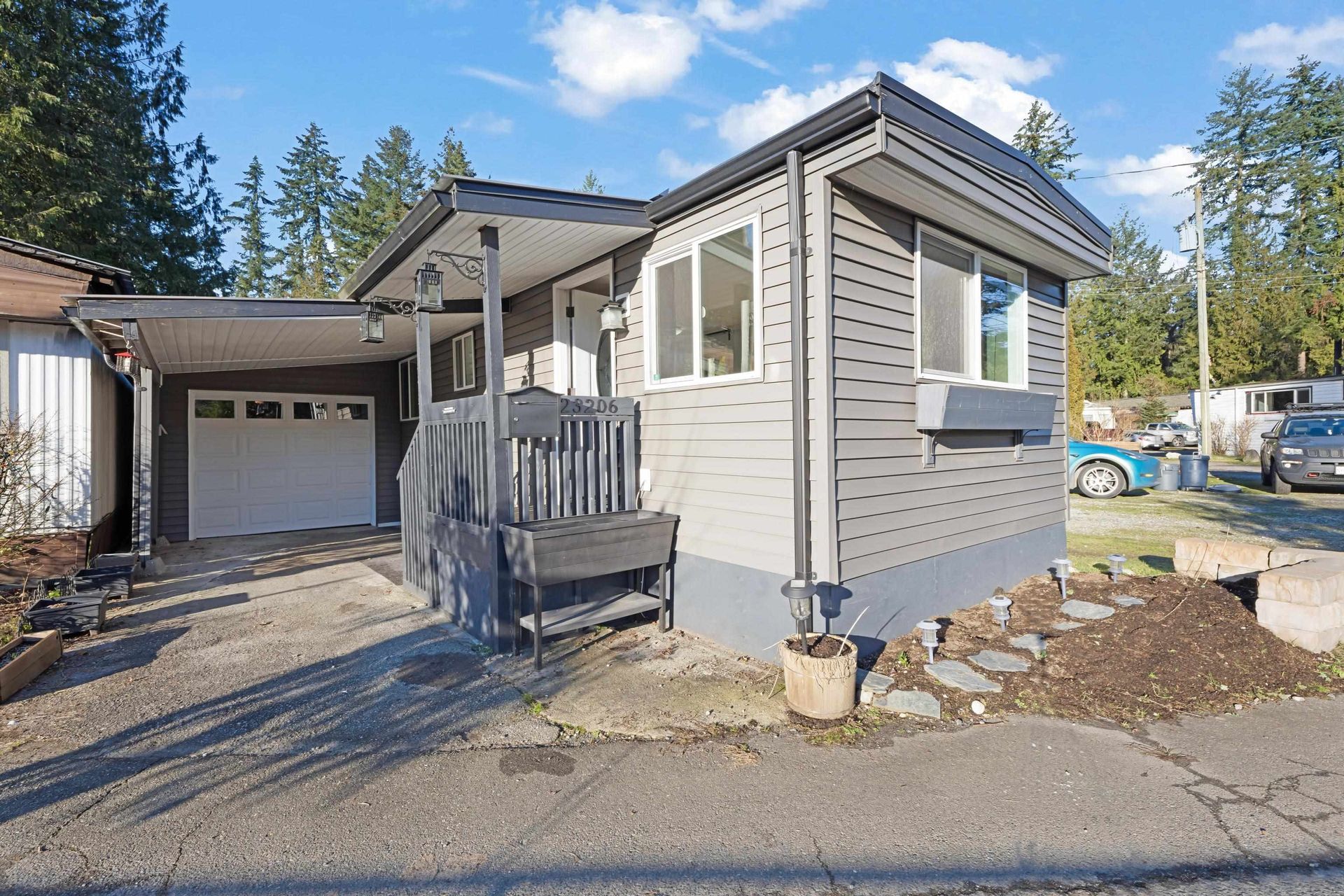 23206 Calvin Crescent, East Central, Maple Ridge photo 2 23206 Calvin Crescent, East Central, Maple Ridge photo 2