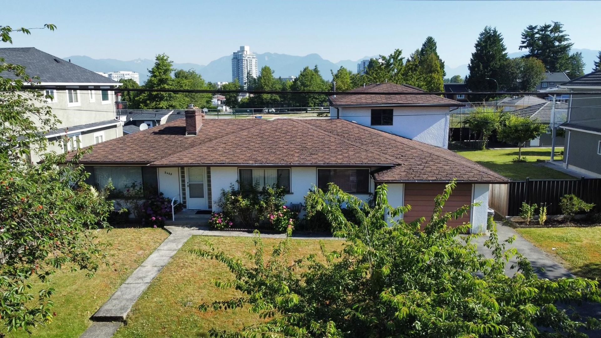 2435-e-38th-avenue-collingwood-ve-vancouver-east-01.jpg