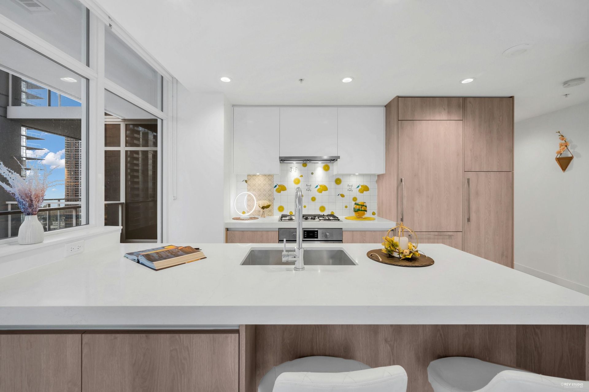2307 - 6080 Mckay Avenue, Metrotown, Burnaby South by Anthony Drlje PREC* 2307 - 6080 Mckay Avenue, Metrotown, Burnaby South