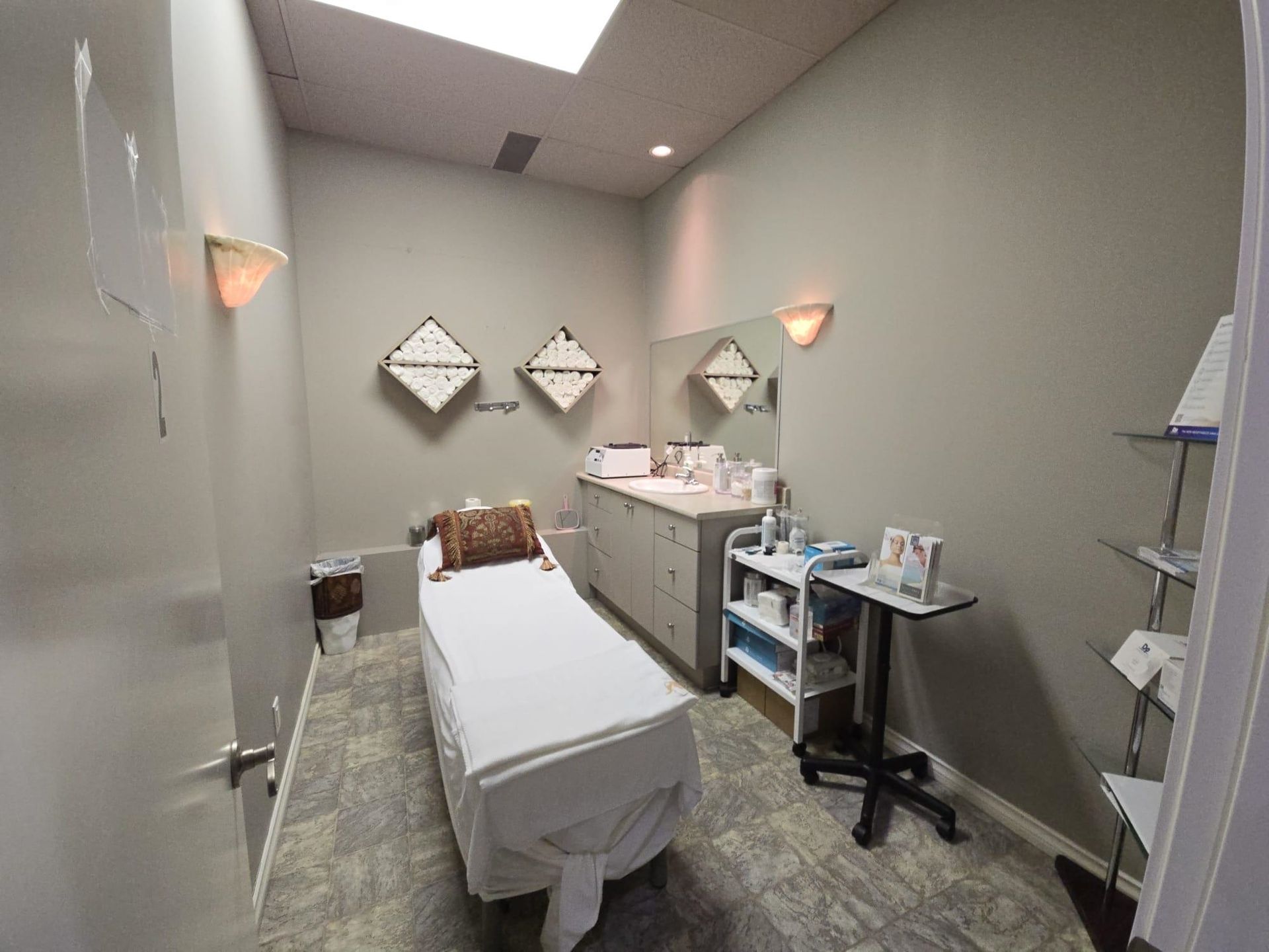 Photo 5 at 4929 Main Street, Main, Vancouver East Photo 5 at 4929 Main Street, Main, Vancouver East