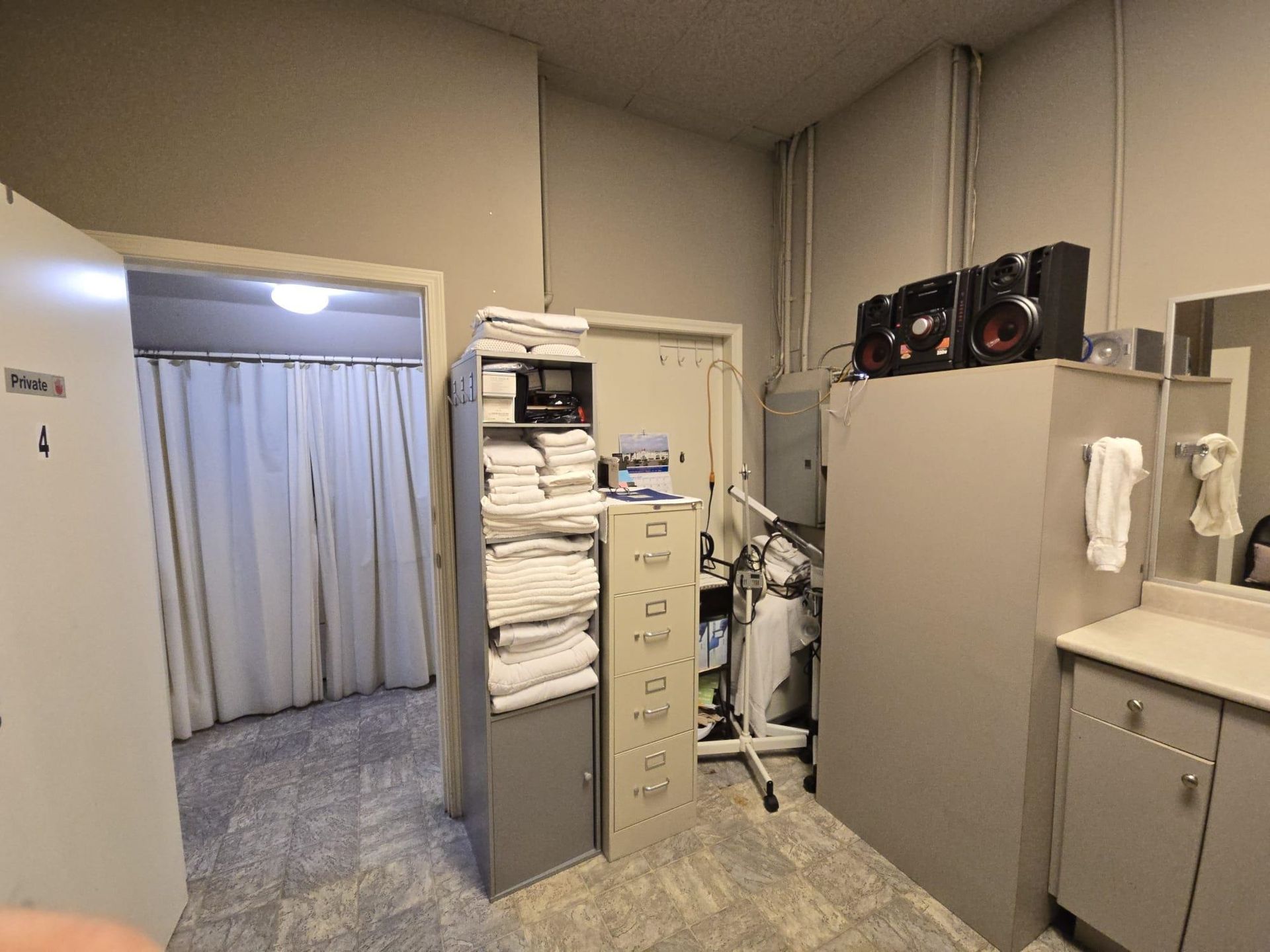 Photo 11 at 4929 Main Street, Main, Vancouver East Photo 11 at 4929 Main Street, Main, Vancouver East