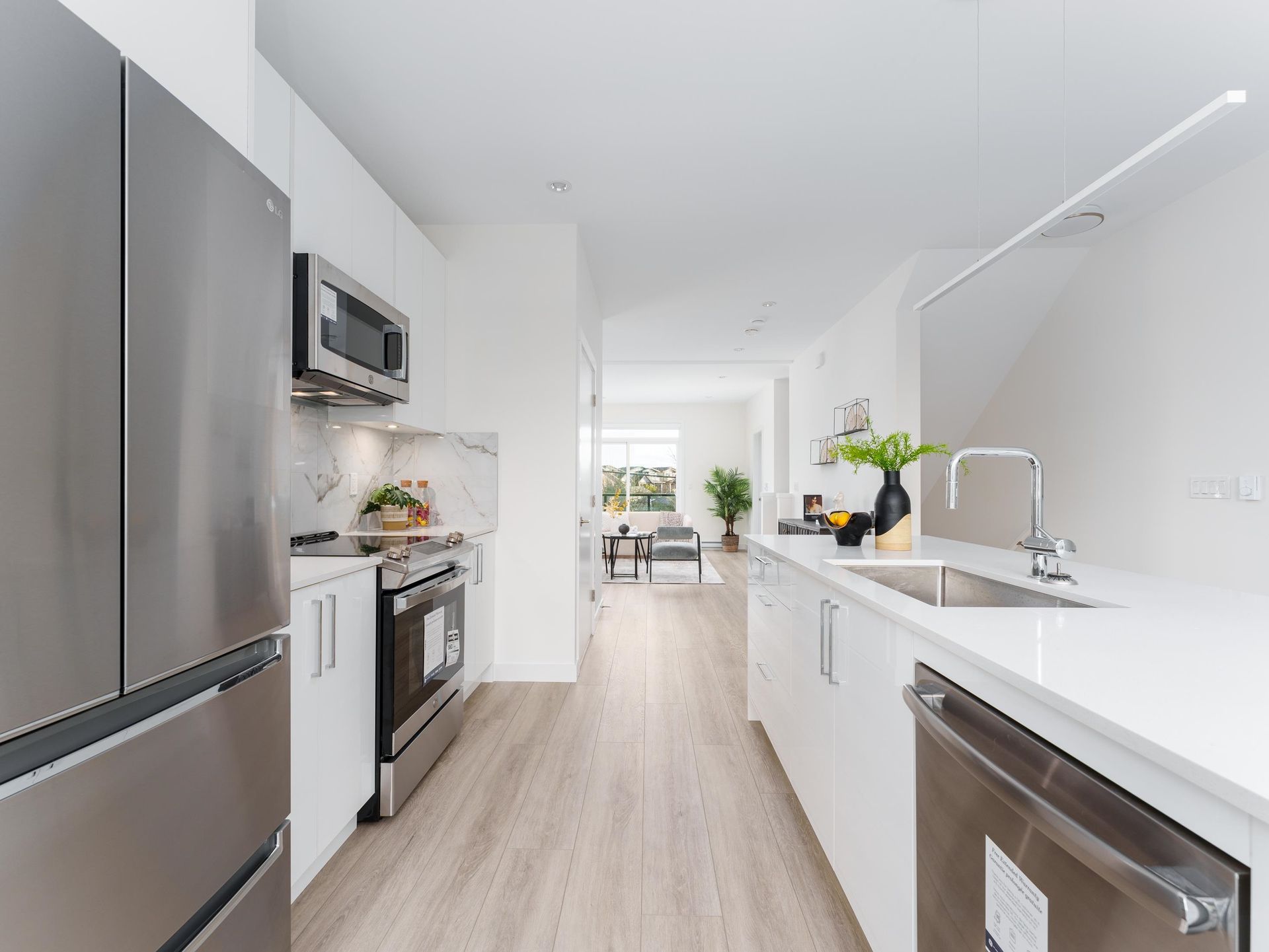18 - 4337 Boundary Road2