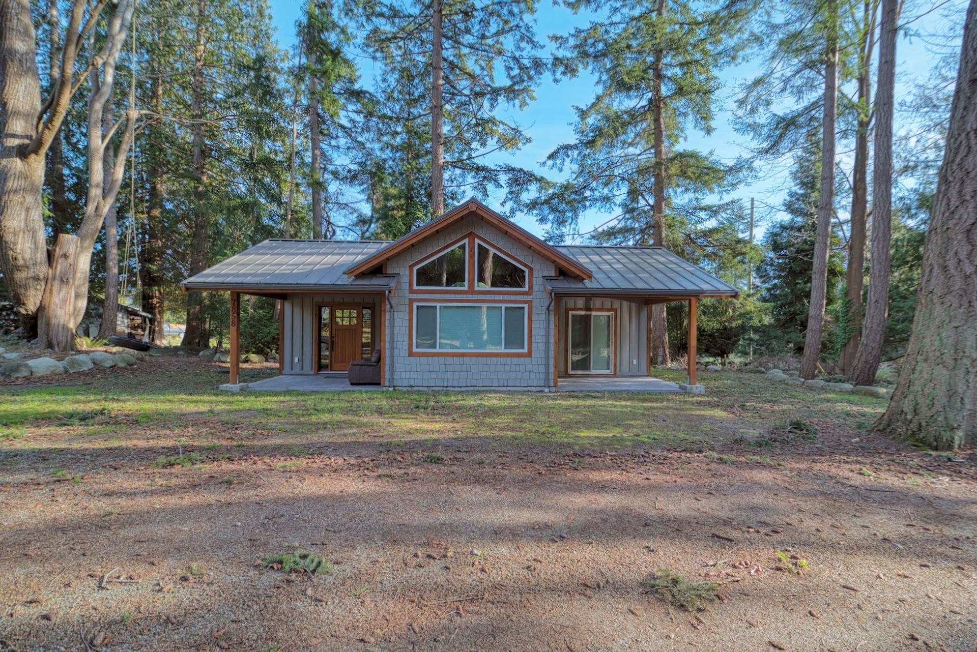 Photo 5 at 7860 Redrooffs Road, Halfmn Bay Secret Cv Redroofs, Sunshine Coast Photo 5 at 7860 Redrooffs Road, Halfmn Bay Secret Cv Redroofs, Sunshine Coast