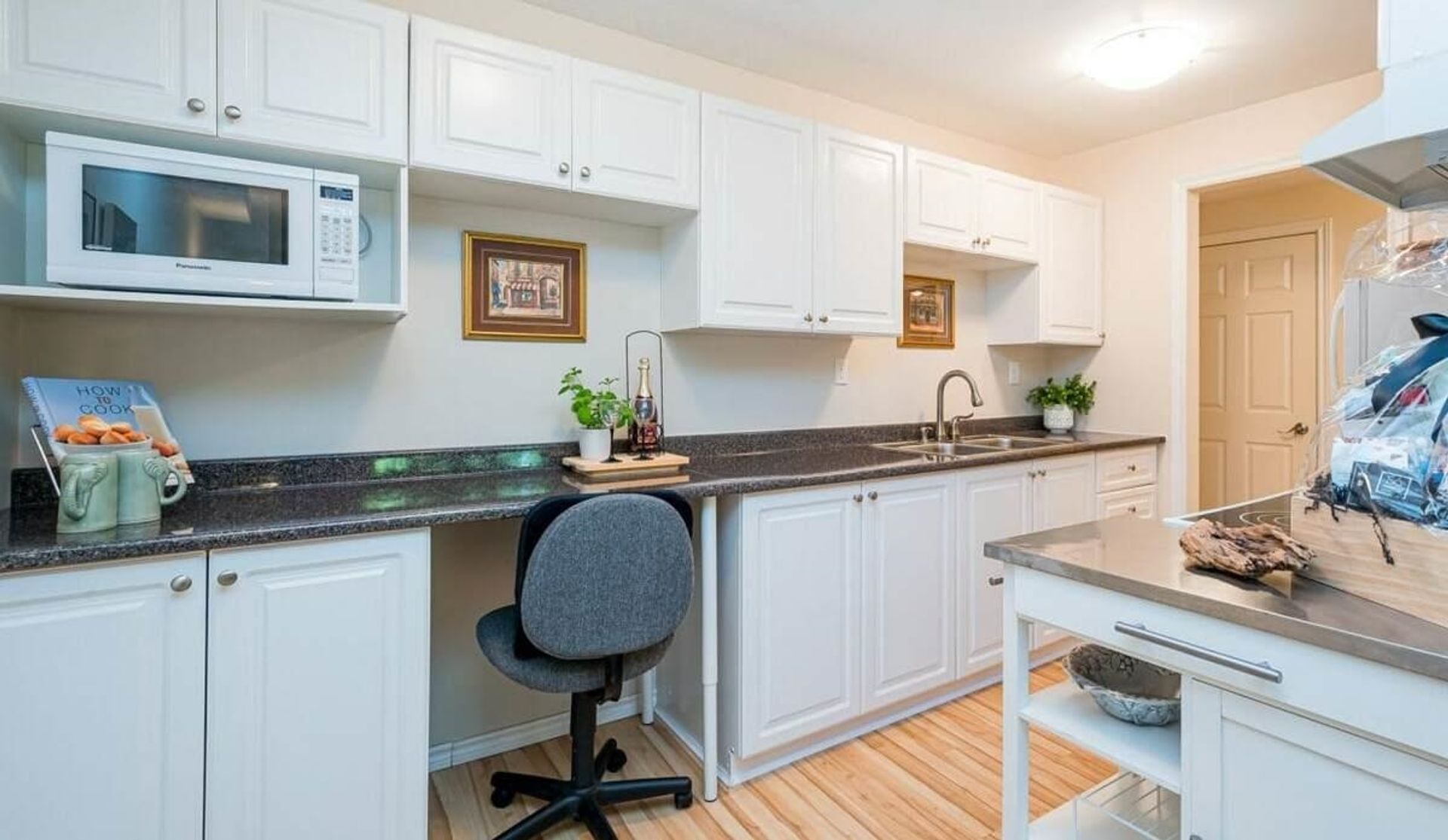 Photo 4 at 102 - 15020 North Bluff Road, White Rock, South Surrey White Rock Photo 4 at 102 - 15020 North Bluff Road, White Rock, South Surrey White Rock