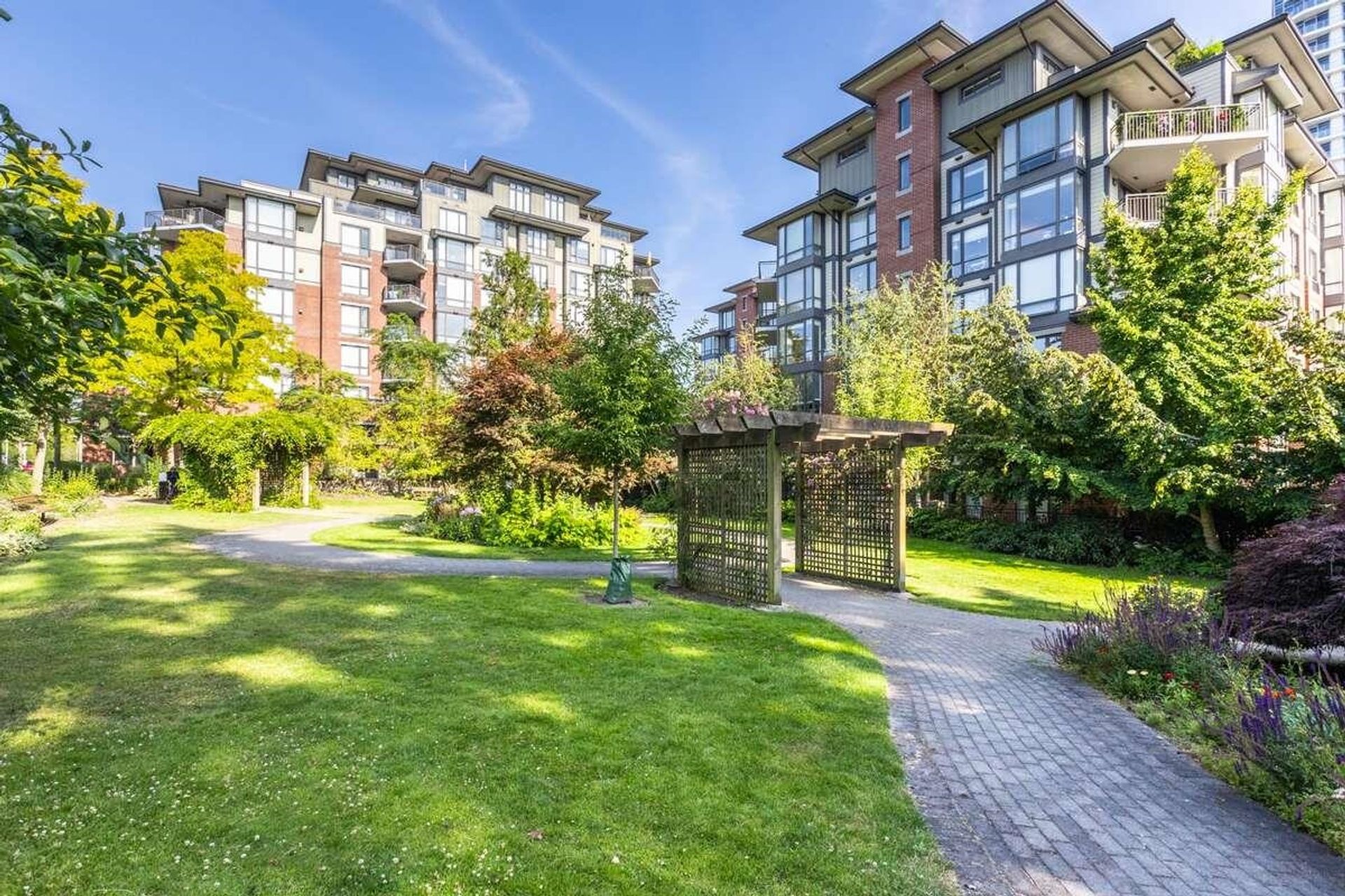 Photo 27 at 102 - 15020 North Bluff Road, White Rock, South Surrey White Rock Photo 27 at 102 - 15020 North Bluff Road, White Rock, South Surrey White Rock